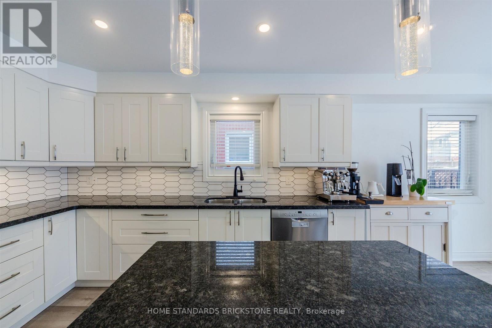 28 Brookhurst Crescent, Hamilton, Ontario  L0R 2H3 - Photo 8 - X13114036