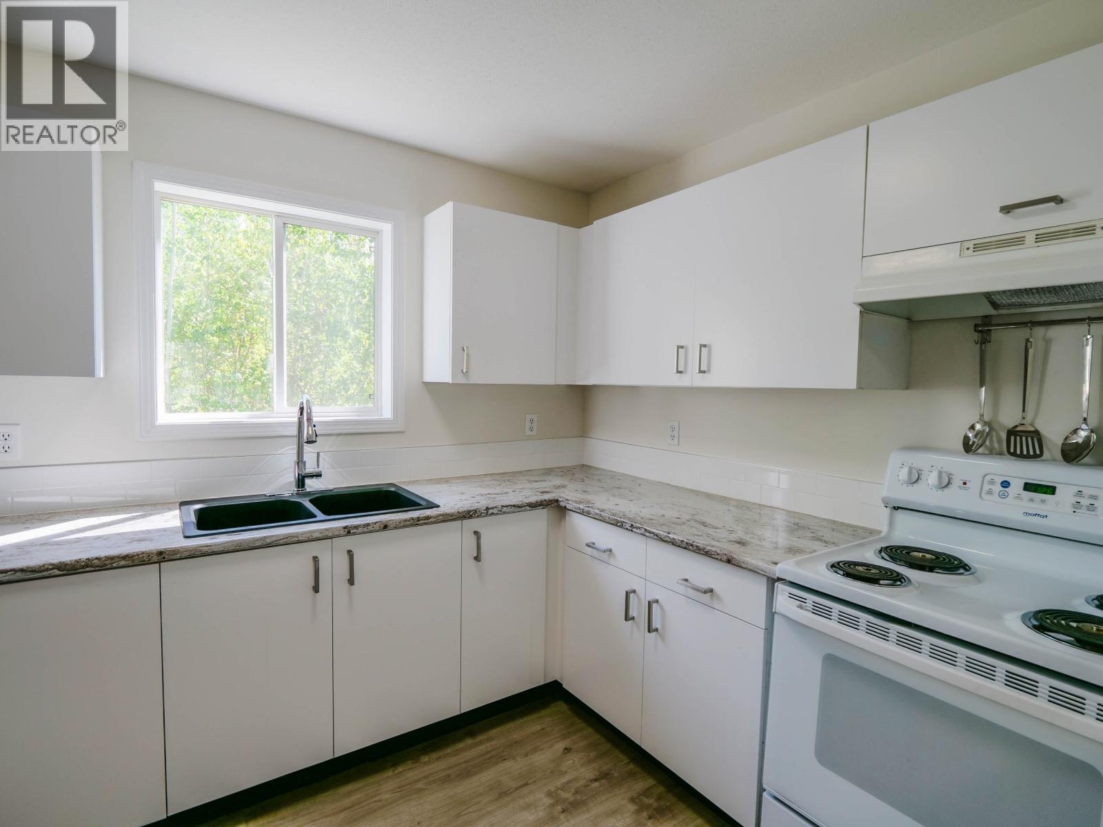 2 410 Pinchbeck Street, Quesnel, British Columbia  V2J 6A3 - Photo 3 - R3122389