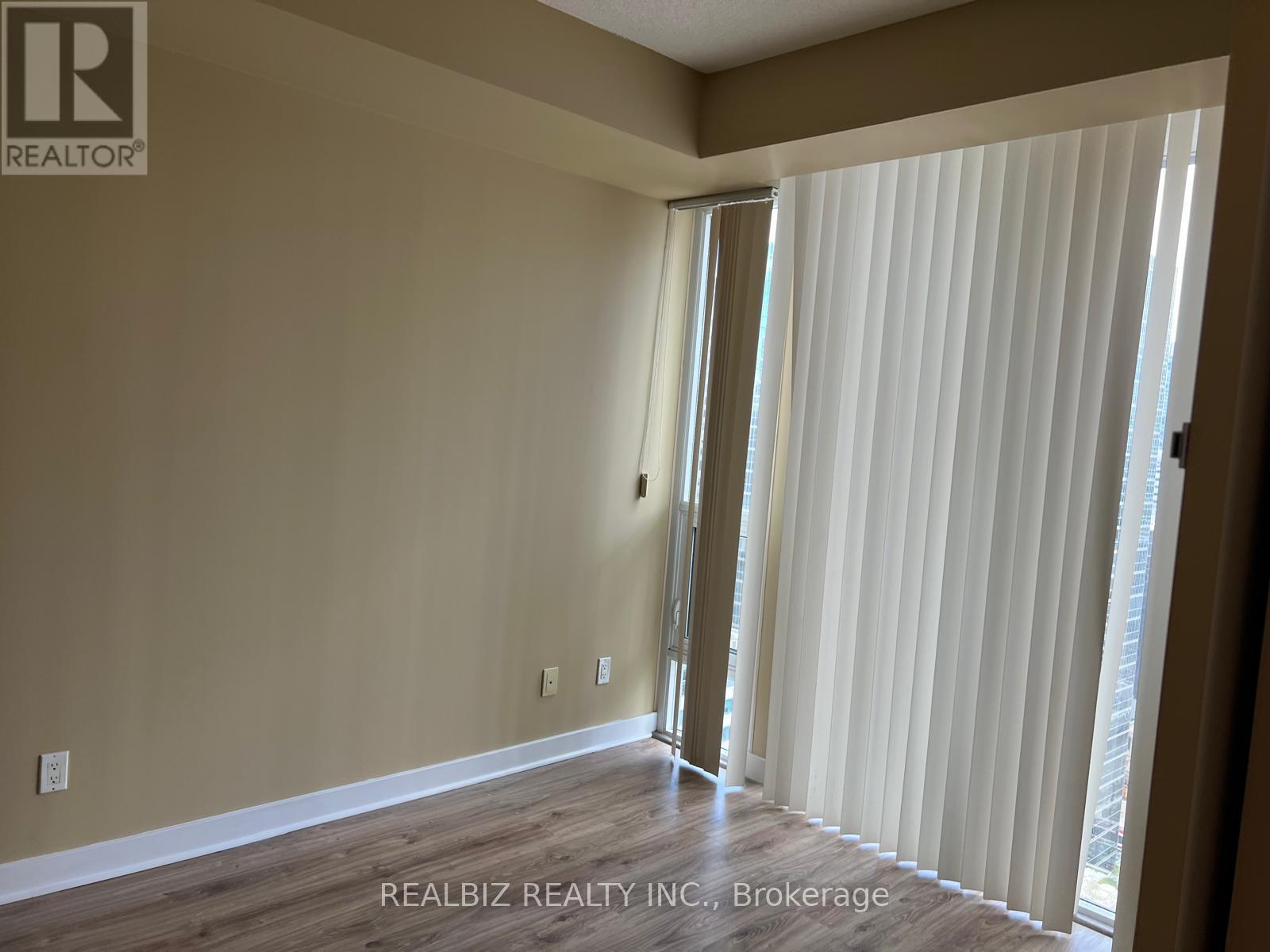 2401 - 126 Simcoe Street, Toronto, Ontario M5H 4E6 - Photo 5 - C13108764