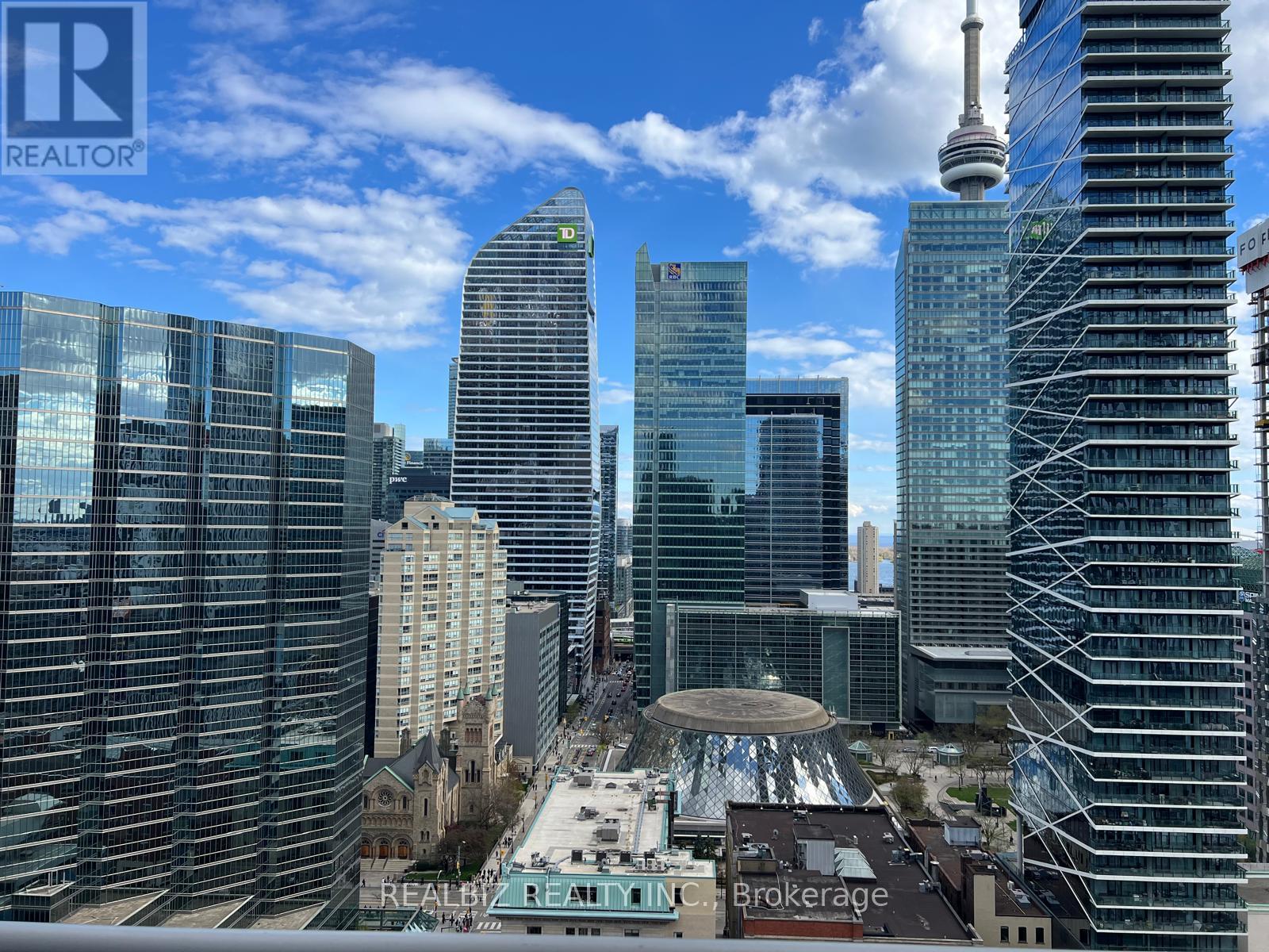 2401 - 126 SIMCOE STREET, Toronto, Ontario