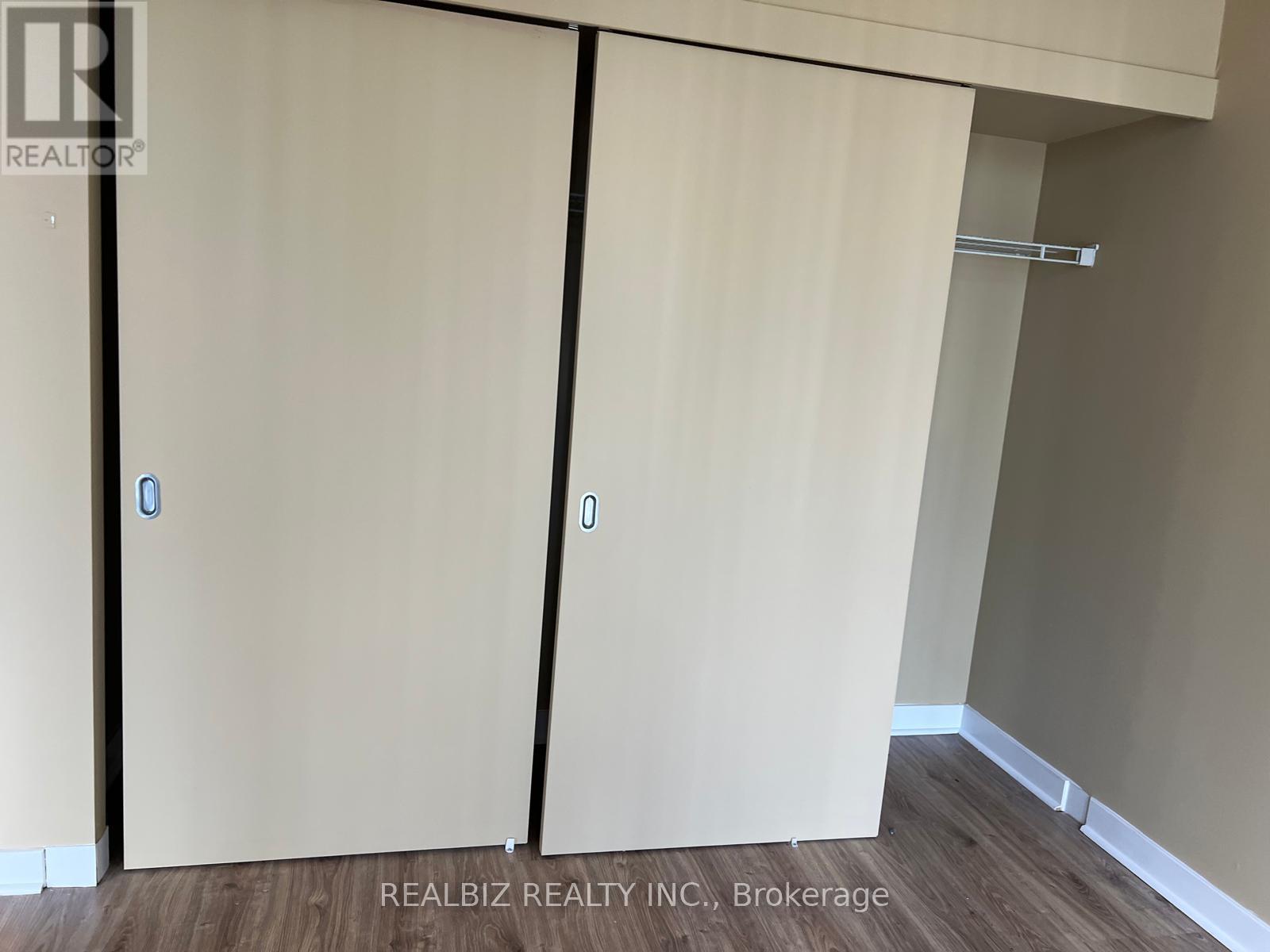 2401 - 126 Simcoe Street, Toronto, Ontario M5H 4E6 - Photo 9 - C13108764