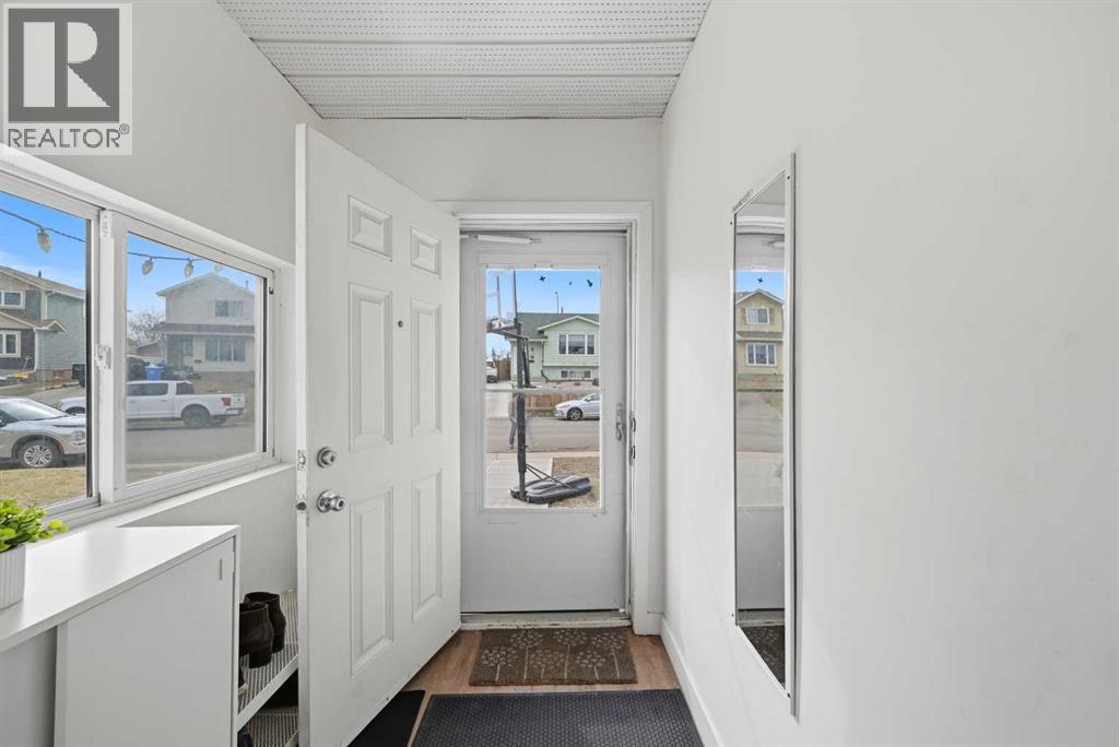 172 Castlebrook Road NE, Calgary, Alberta  T3J 1P1 - Photo 5 - A2301129