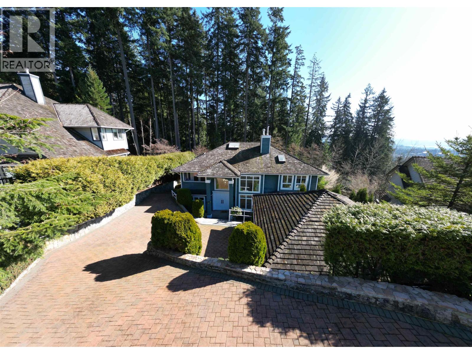 3866 Michener Way, North Vancouver, British Columbia  V7K 3C7 - Photo 2 - R3122338