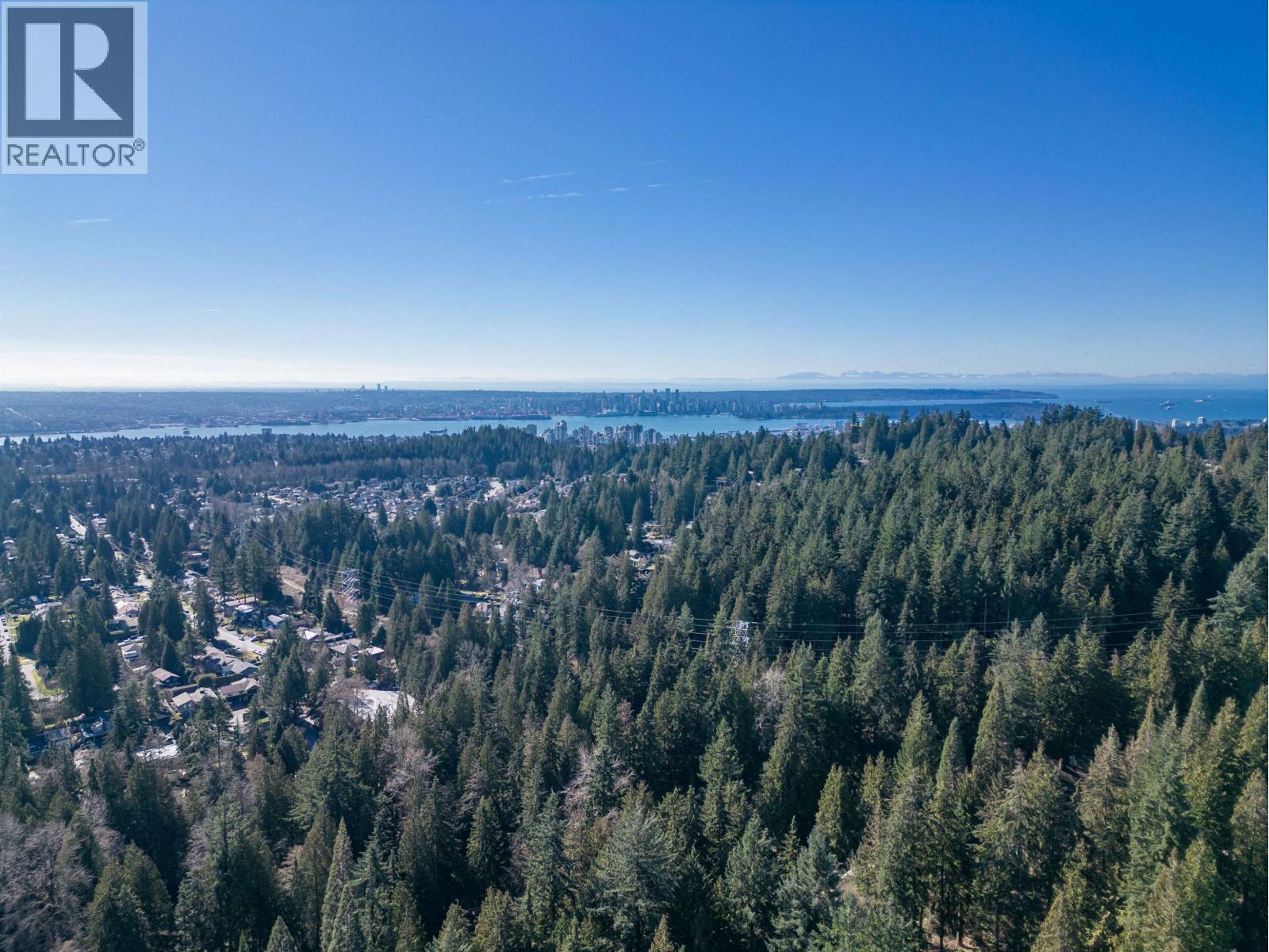 3866 Michener Way, North Vancouver, British Columbia  V7K 3C7 - Photo 3 - R3122338
