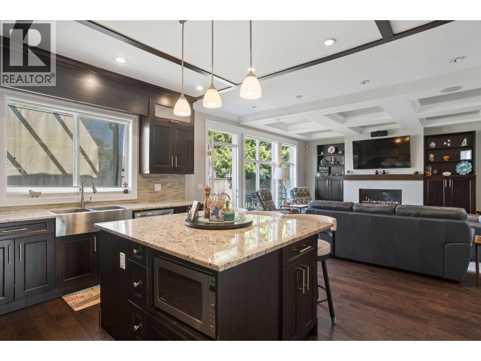 675 Clare Avenue, Burnaby, British Columbia  V5B 4L5 - Photo 10 - R3122369