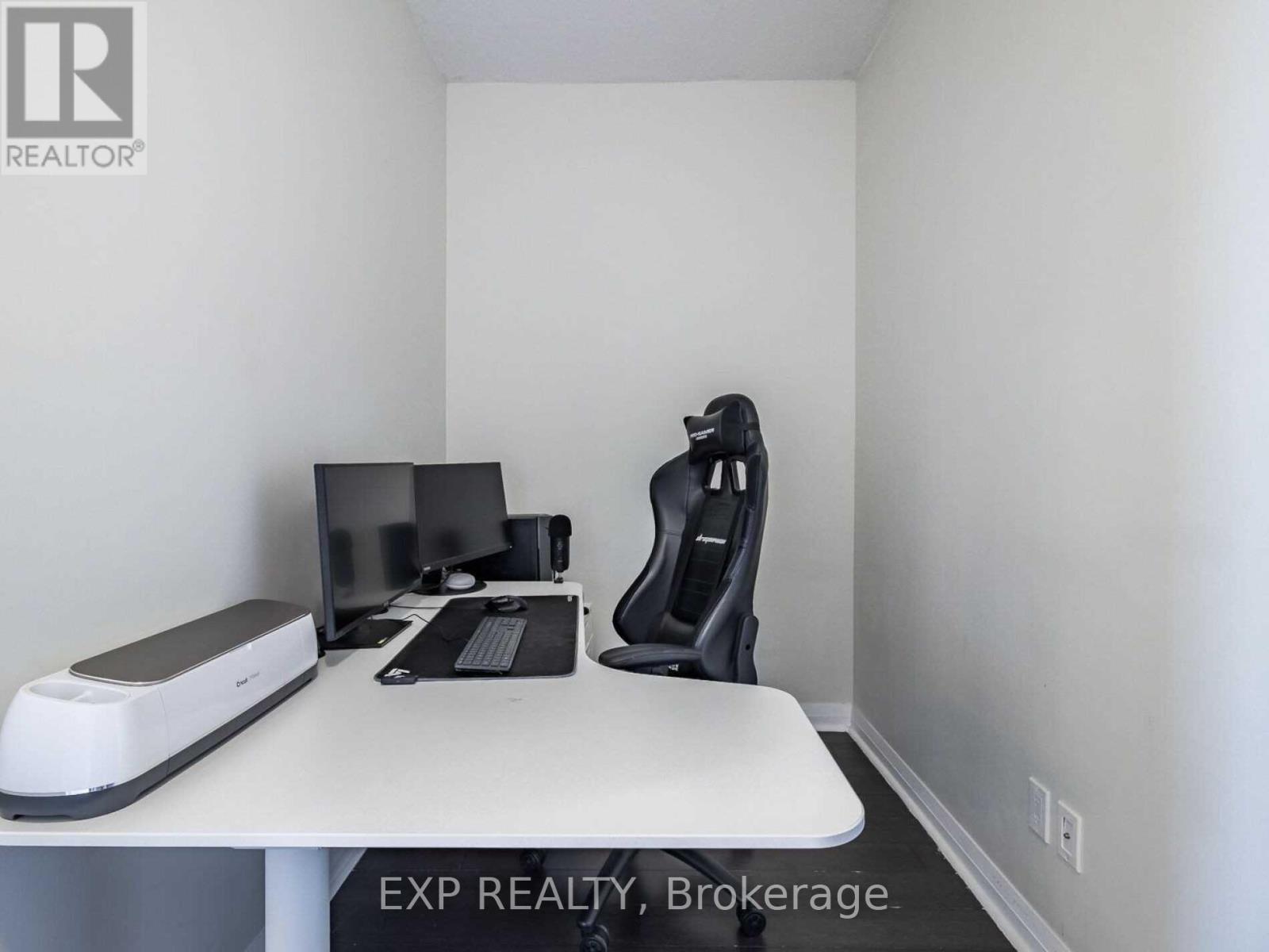 2005 - 75 Eglinton Avenue W, Mississauga, Ontario  L5R 0E5 - Photo 12 - W13114114