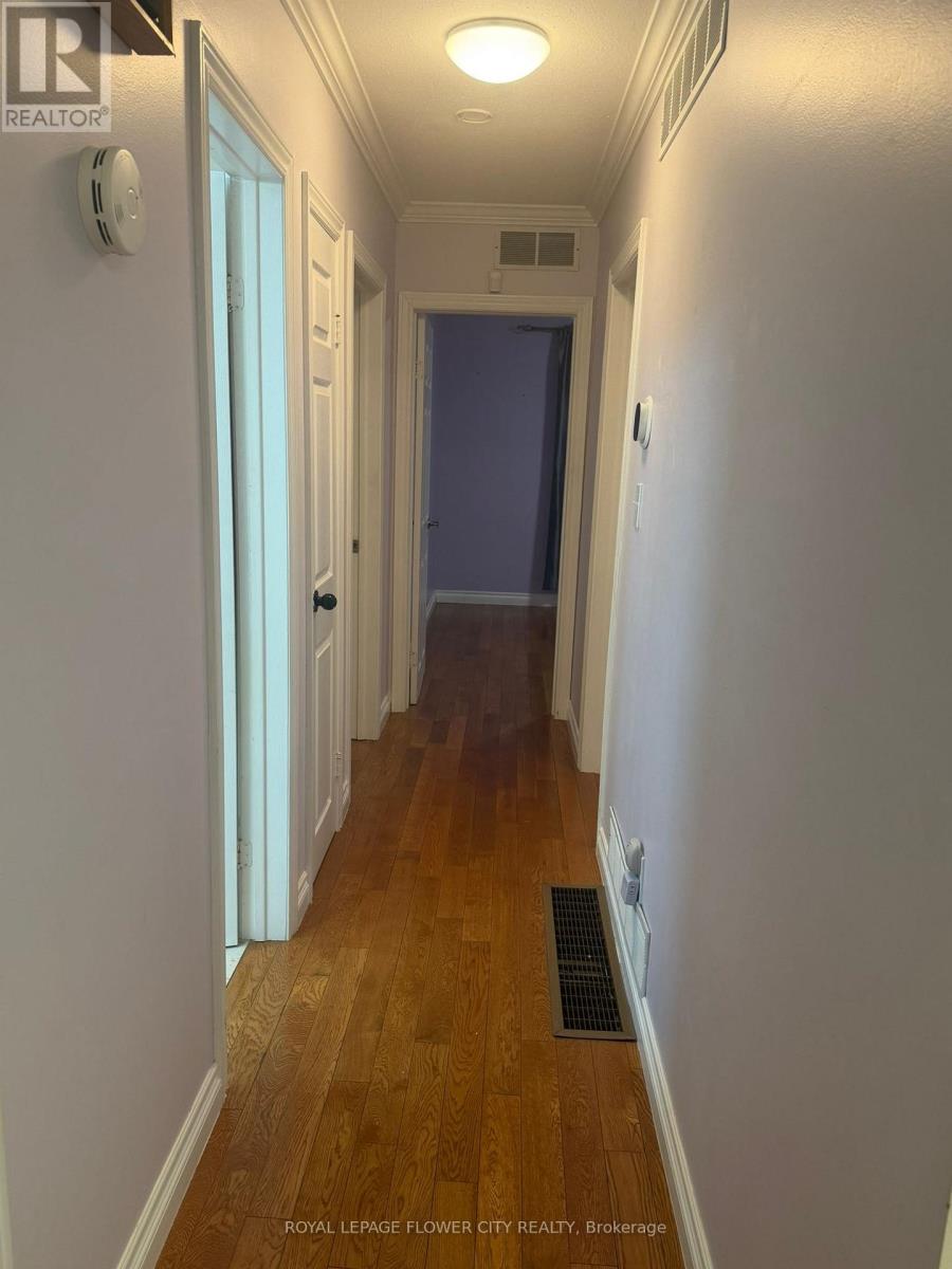 3252 Flanagan Crescent, Mississauga, Ontario  L5C 2M5 - Photo 15 - W13114126