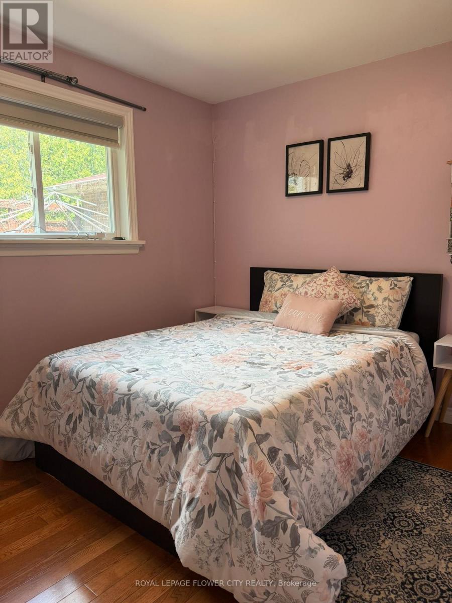 3252 Flanagan Crescent, Mississauga, Ontario  L5C 2M5 - Photo 17 - W13114126
