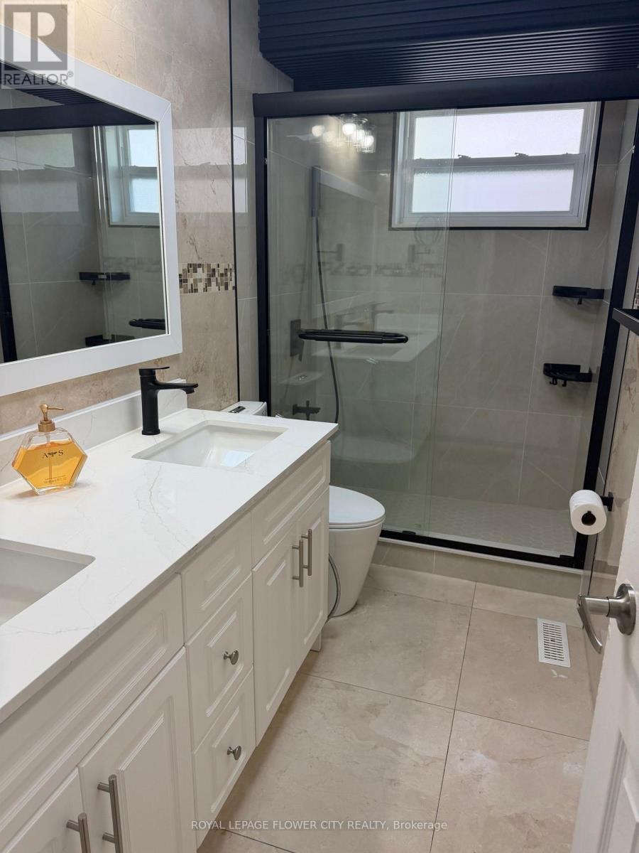 3252 Flanagan Crescent, Mississauga, Ontario  L5C 2M5 - Photo 27 - W13114126