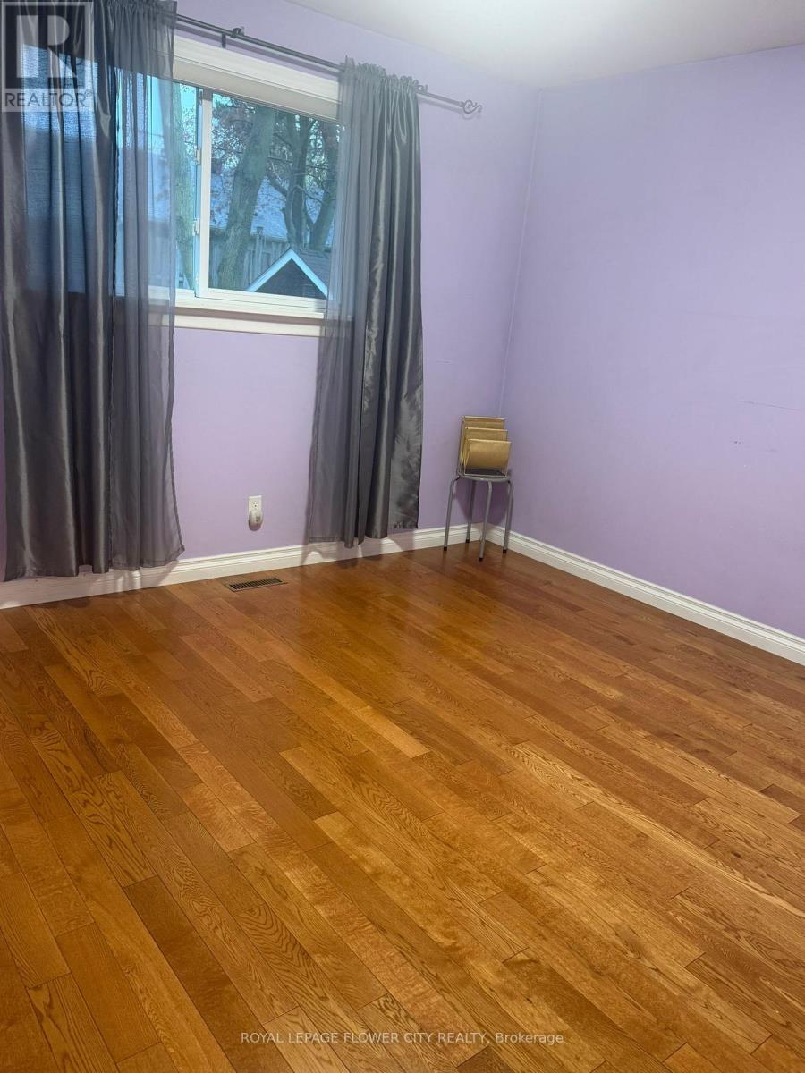 3252 Flanagan Crescent, Mississauga, Ontario  L5C 2M5 - Photo 4 - W13114126