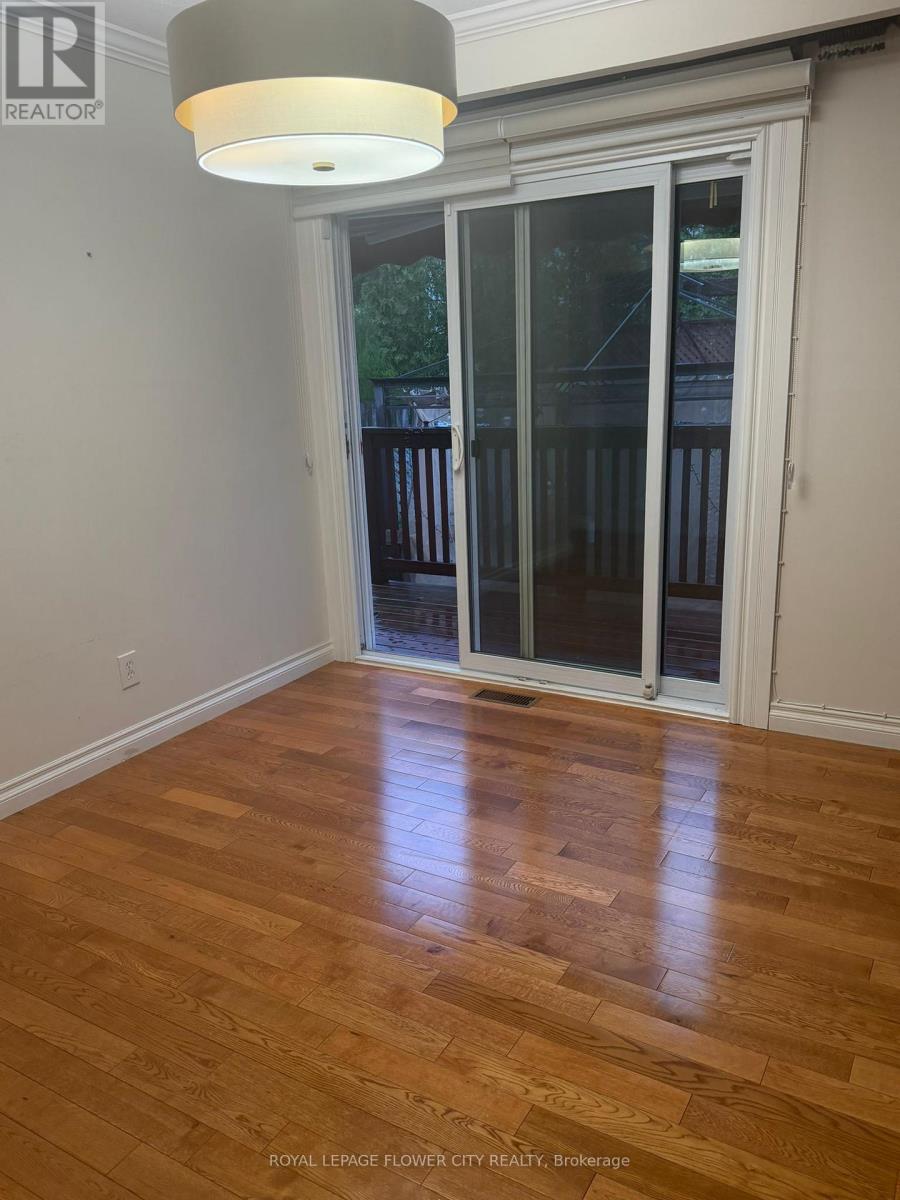 3252 Flanagan Crescent, Mississauga, Ontario  L5C 2M5 - Photo 5 - W13114126