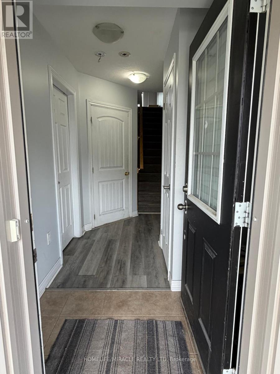 402 Linden Drive, Waterloo, Ontario  N3H 0C6 - Photo 3 - X13114128