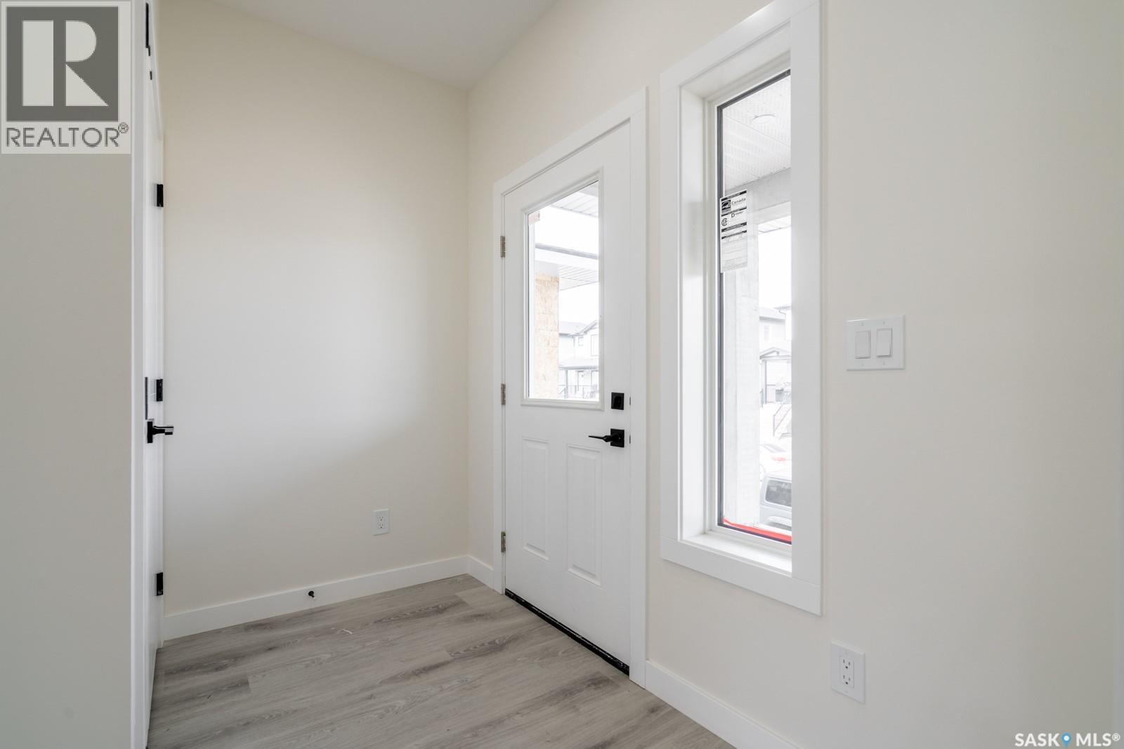 1142 Poley Street N, Regina, Saskatchewan  S4R 8H3 - Photo 3 - SK035664