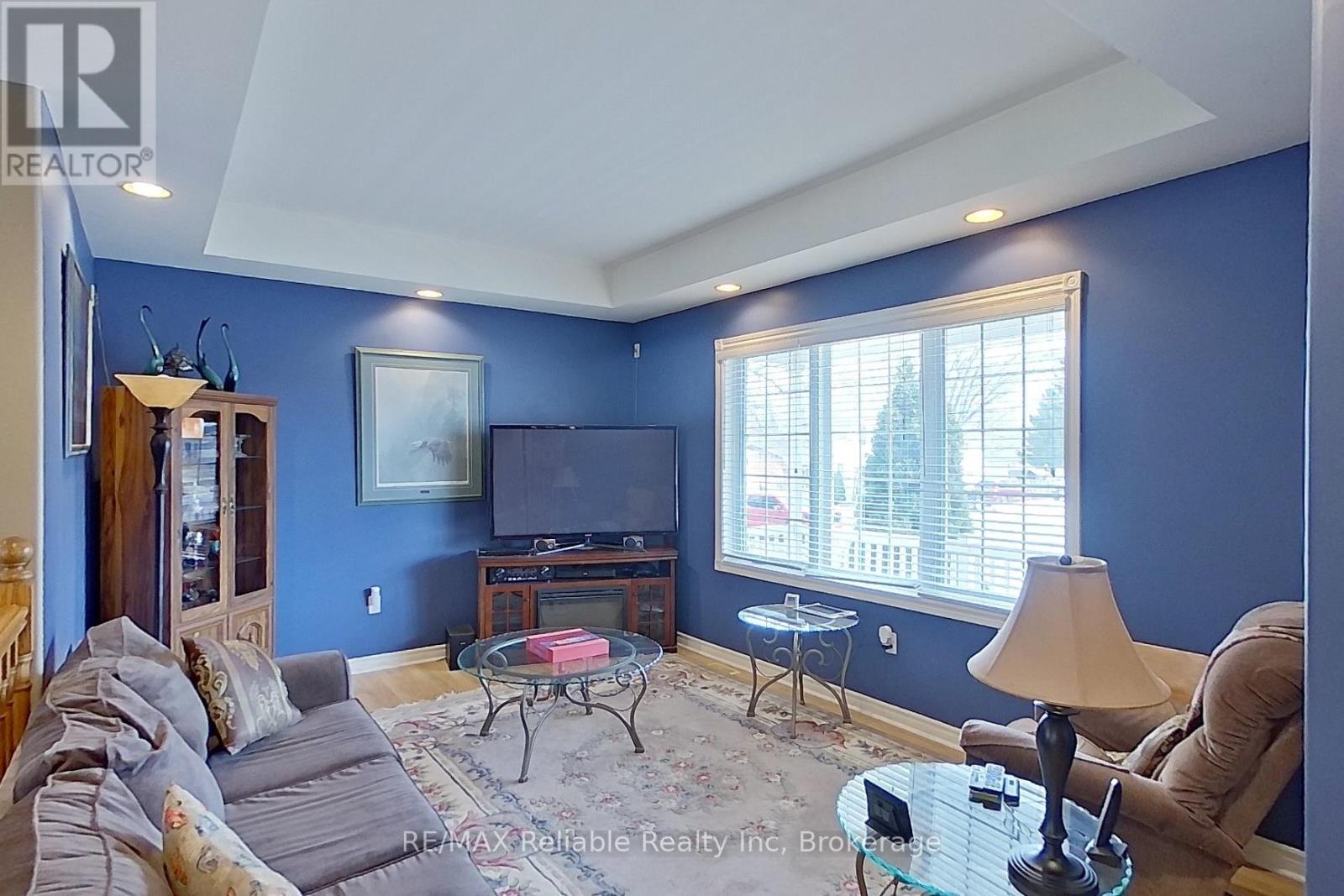 277 Morris Street, North Huron, Ontario  N0M 1H0 - Photo 14 - X12937024