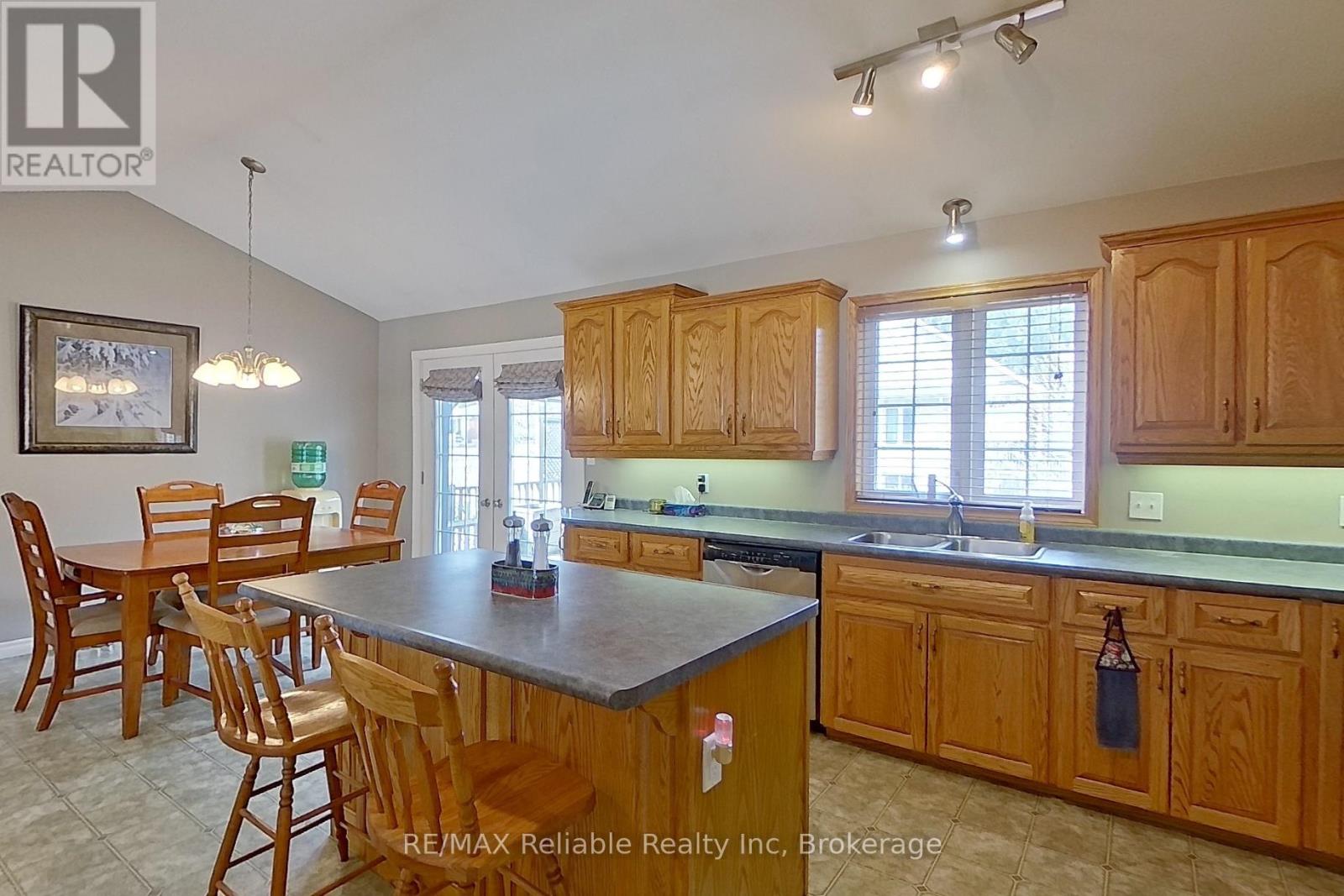 277 Morris Street, North Huron, Ontario  N0M 1H0 - Photo 20 - X12937024
