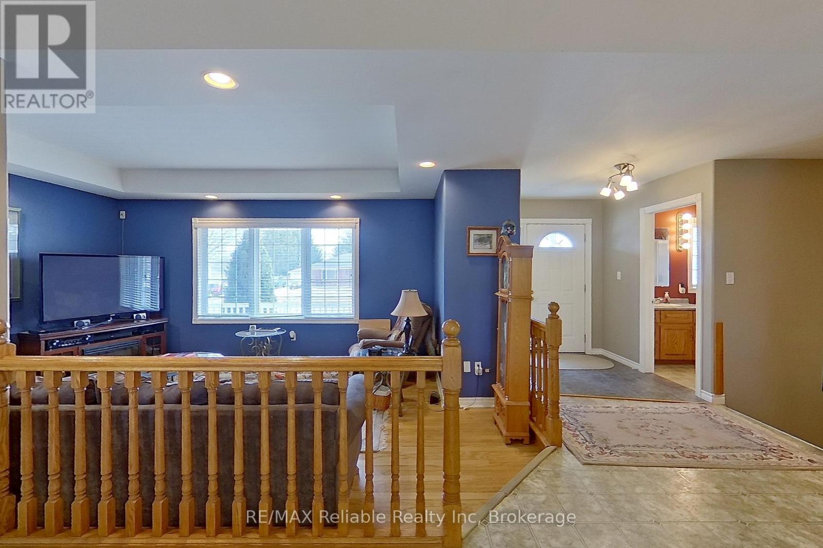 277 Morris Street, North Huron, Ontario  N0M 1H0 - Photo 11 - X12937024