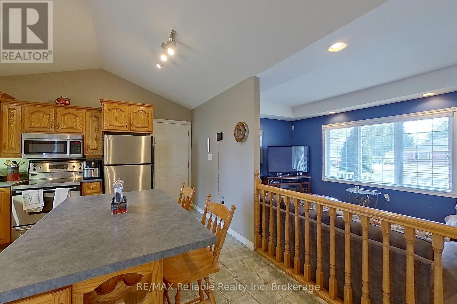 277 Morris Street, North Huron, Ontario  N0M 1H0 - Photo 19 - X12937024