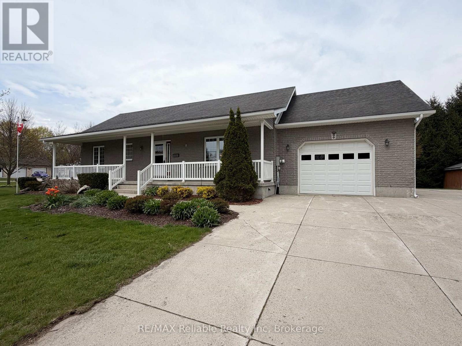 277 Morris Street, North Huron, Ontario  N0M 1H0 - Photo 2 - X12937024