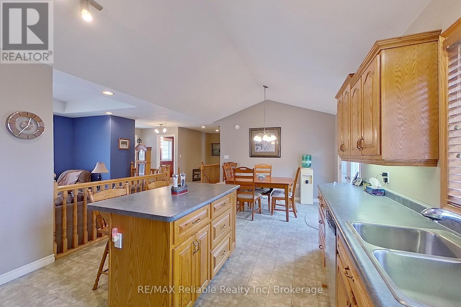 277 Morris Street, North Huron, Ontario  N0M 1H0 - Photo 21 - X12937024