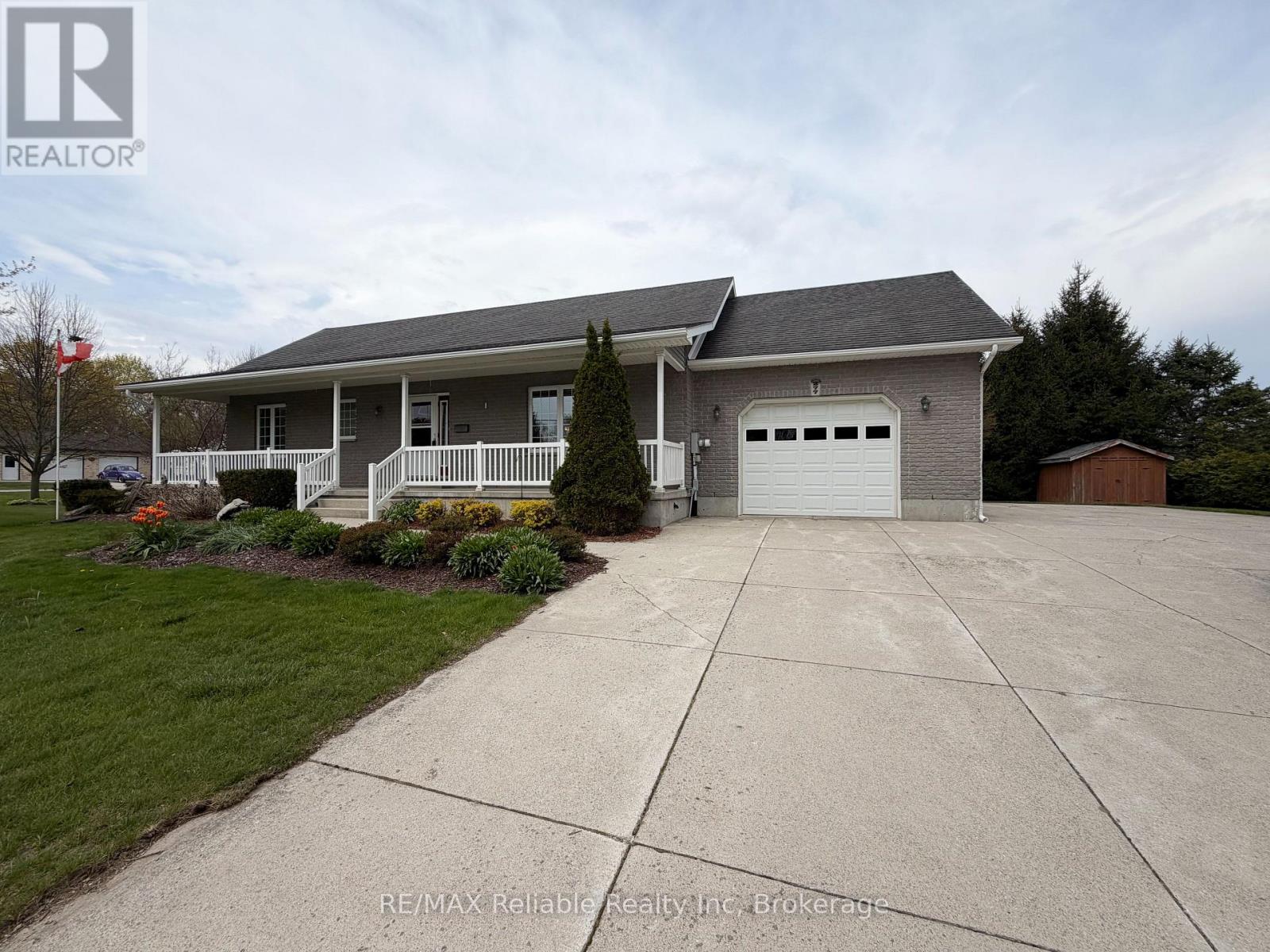 277 Morris Street, North Huron, Ontario  N0M 1H0 - Photo 3 - X12937024