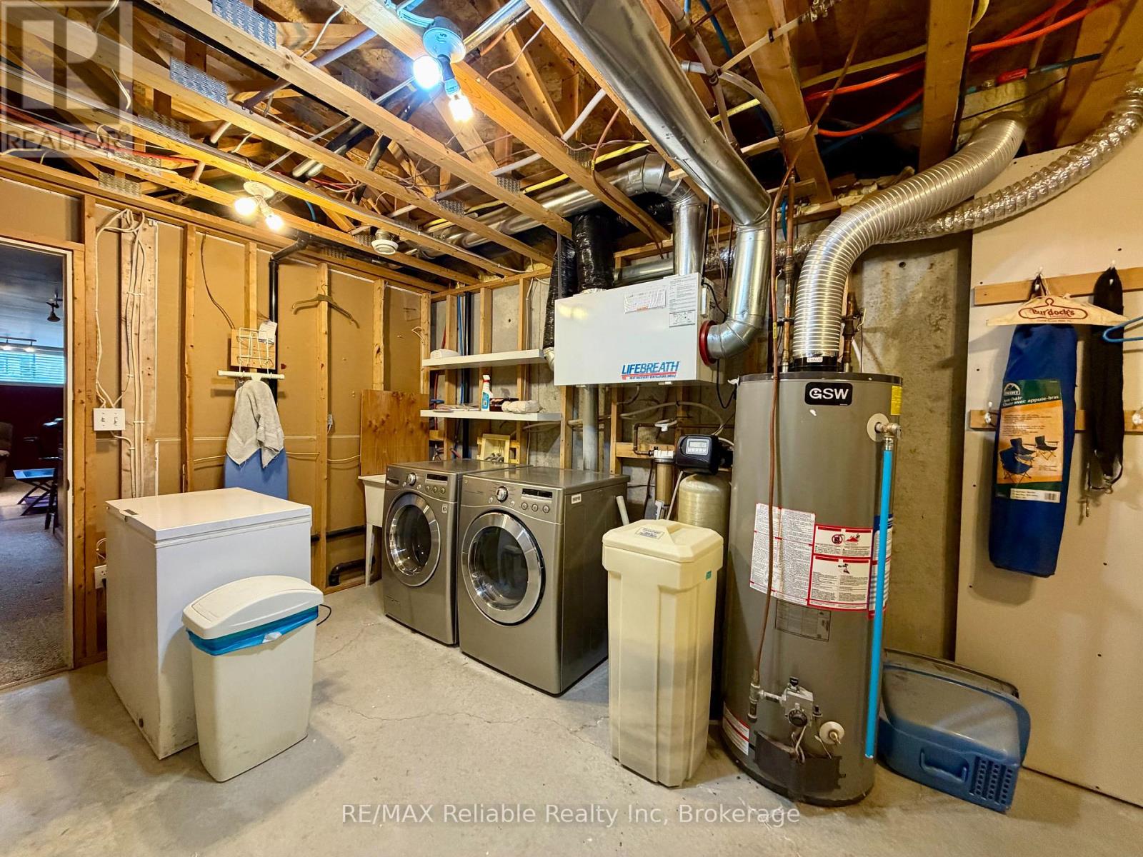 277 Morris Street, North Huron, Ontario  N0M 1H0 - Photo 40 - X12937024