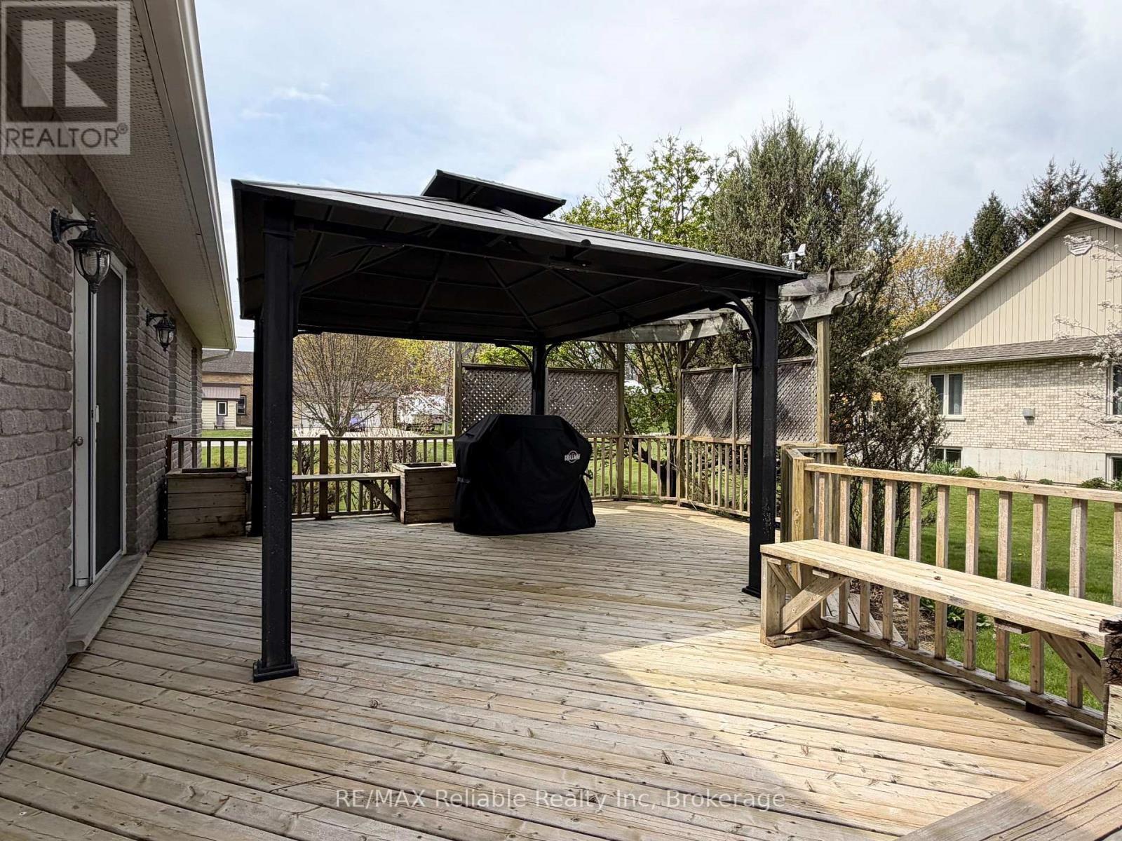 277 Morris Street, North Huron, Ontario  N0M 1H0 - Photo 45 - X12937024