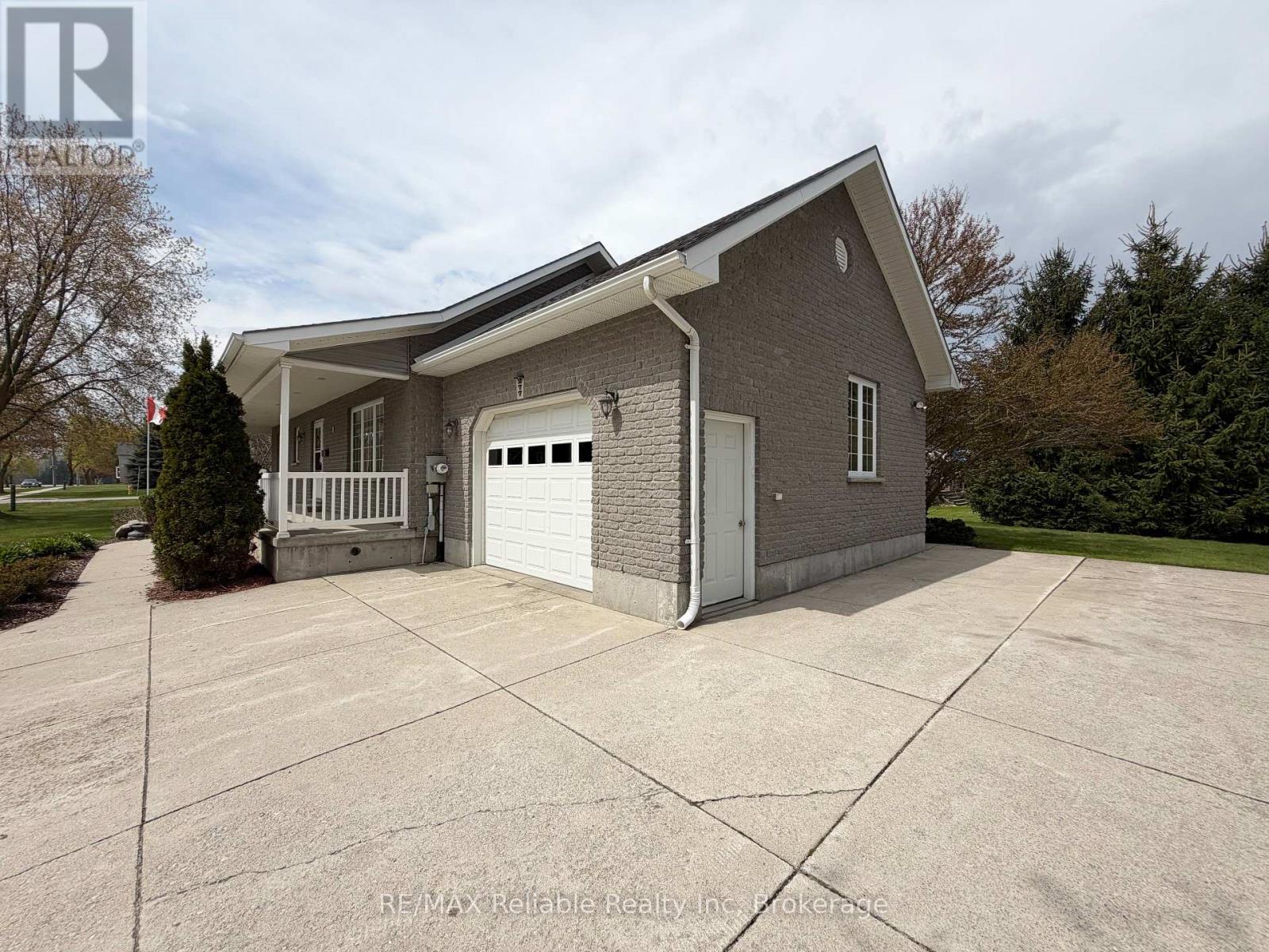 277 Morris Street, North Huron, Ontario  N0M 1H0 - Photo 47 - X12937024