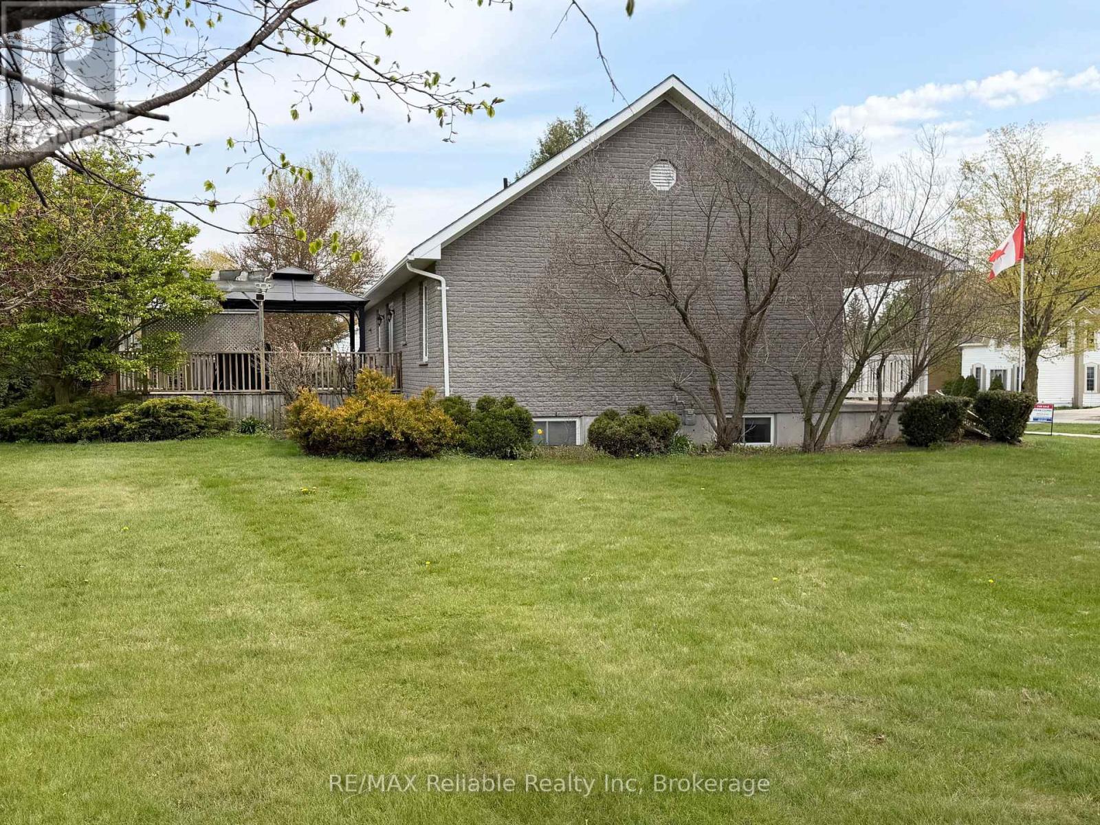 277 Morris Street, North Huron, Ontario  N0M 1H0 - Photo 6 - X12937024