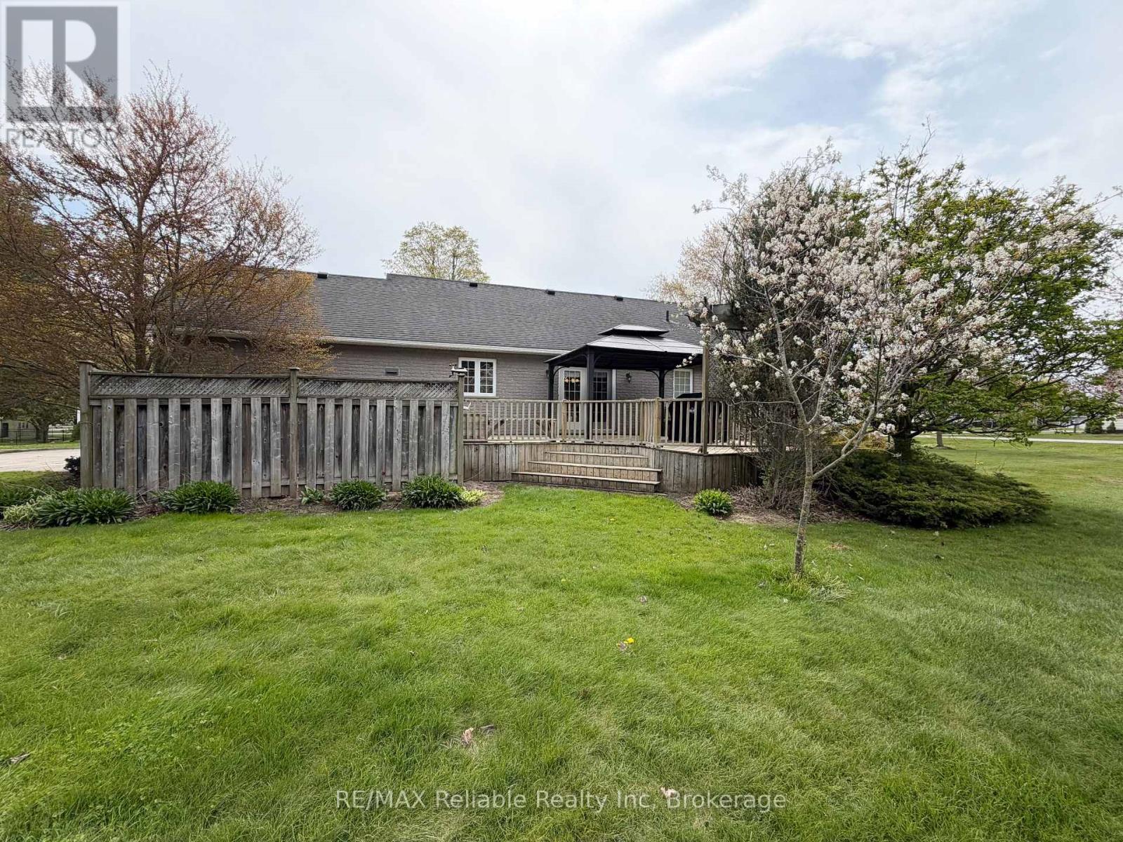 277 Morris Street, North Huron, Ontario  N0M 1H0 - Photo 9 - X12937024