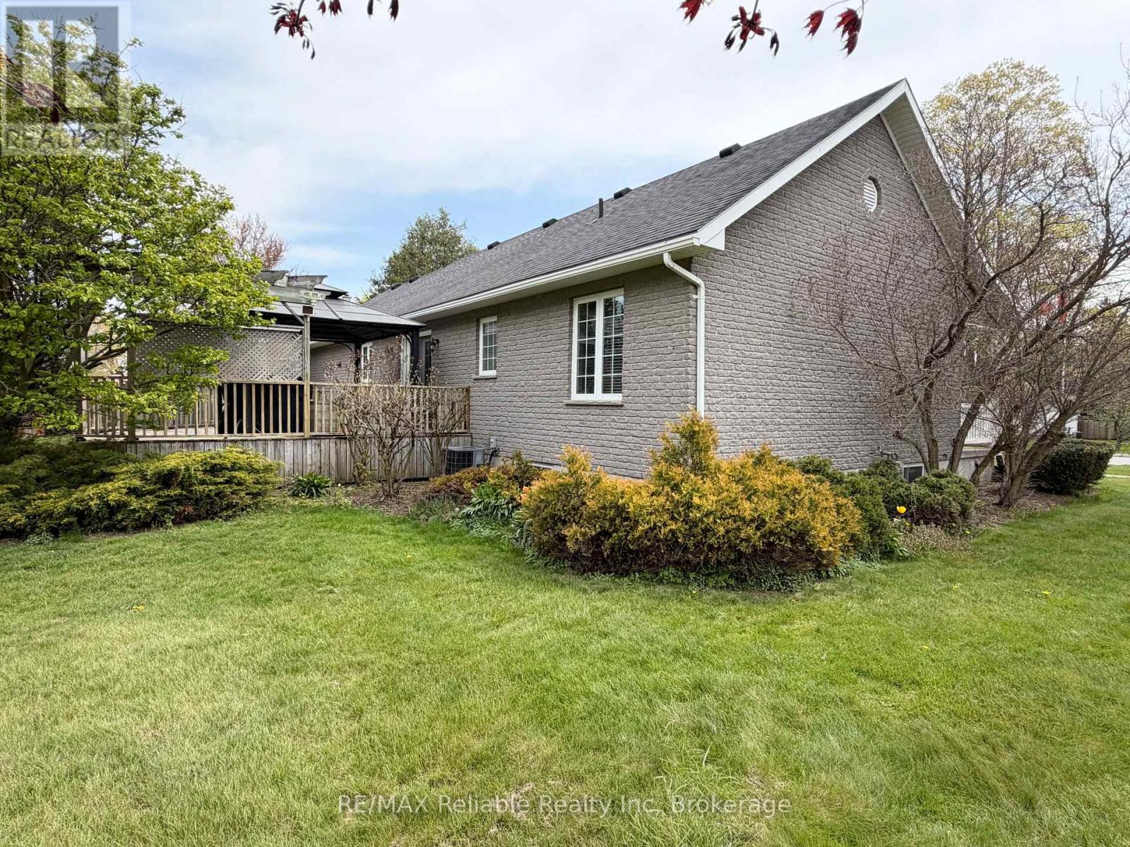 277 Morris Street, North Huron, Ontario  N0M 1H0 - Photo 8 - X12937024