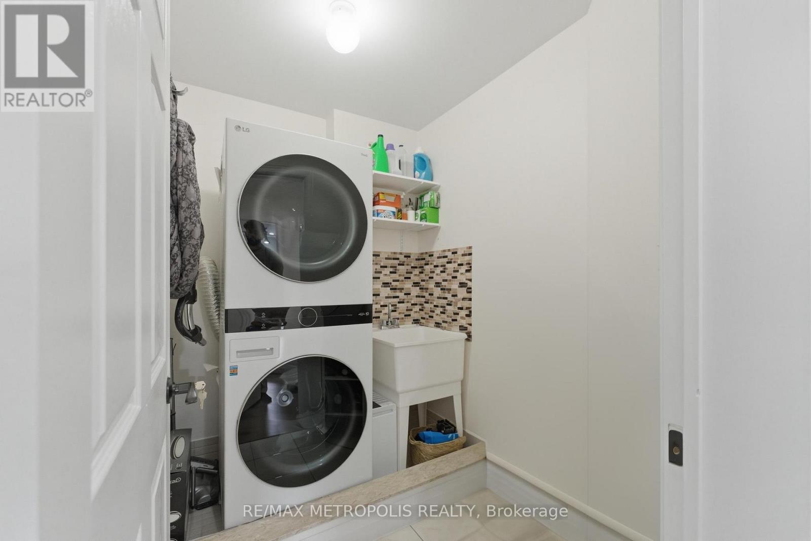 9 Tan Lane, Brampton, Ontario  L6P 0Z9 - Photo 35 - W13112042