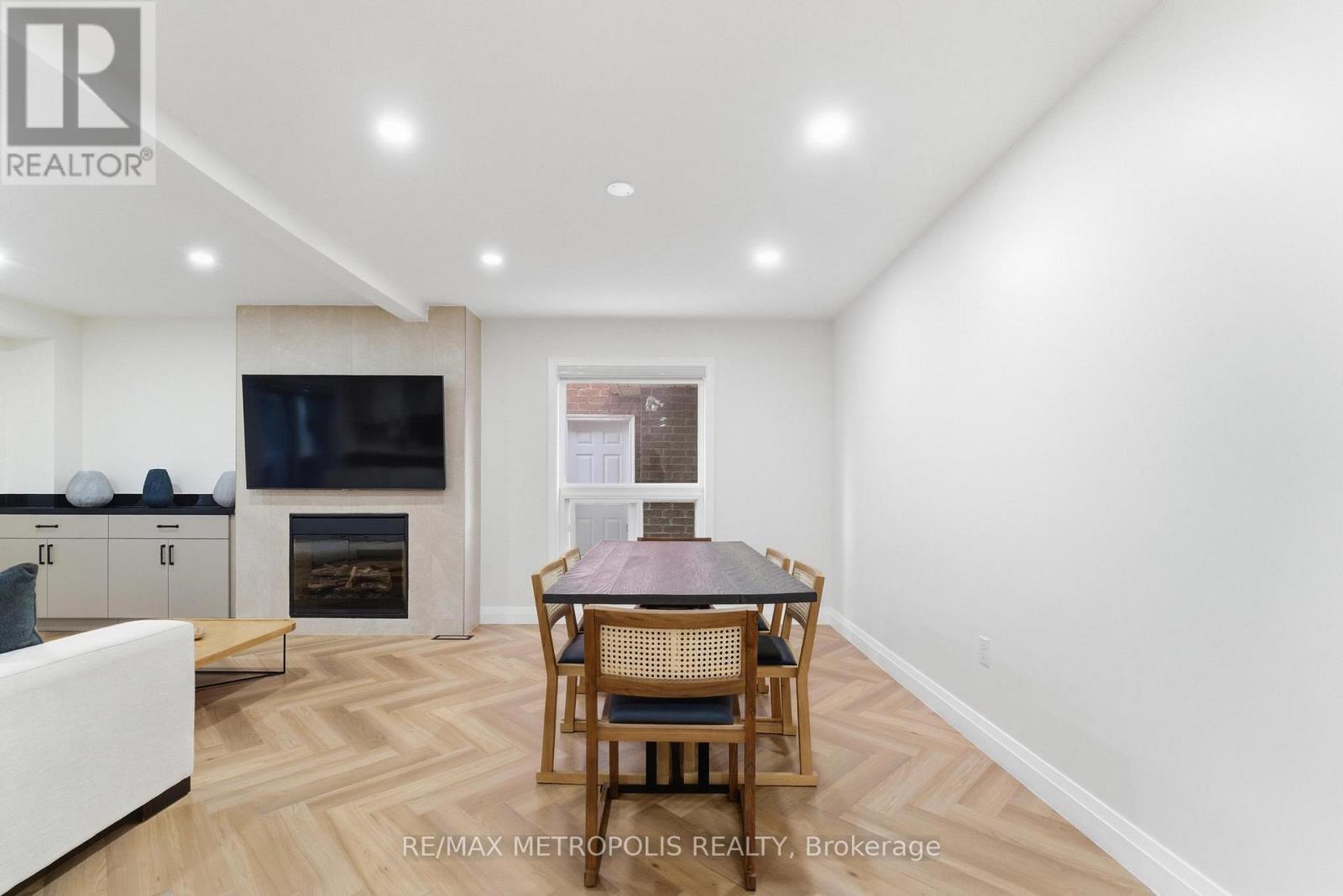 9 Tan Lane, Brampton, Ontario  L6P 0Z9 - Photo 6 - W13112042