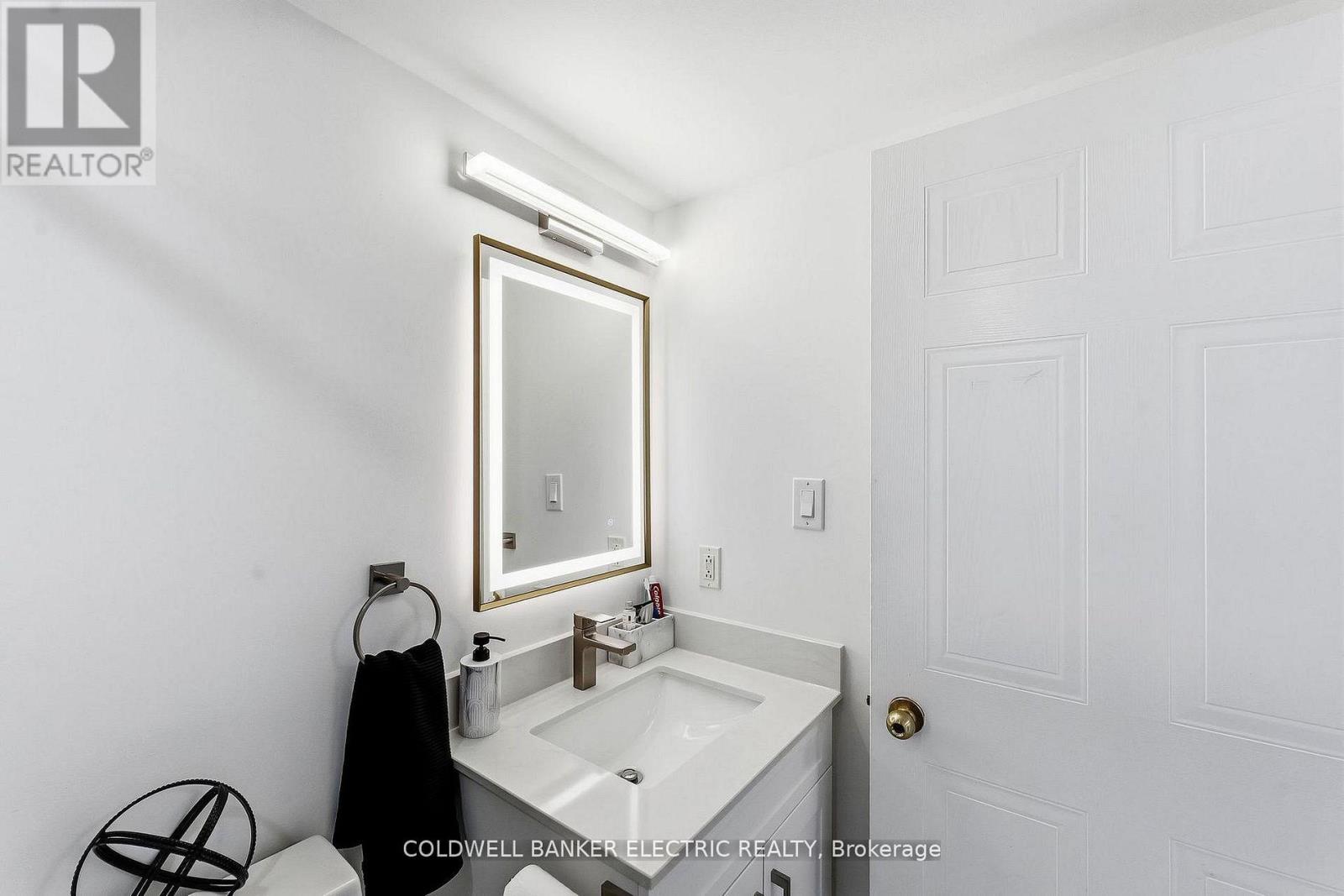 815 - 2550 Lawrence Avenue E, Toronto, Ontario  M1P 4Z3 - Photo 9 - E13114234