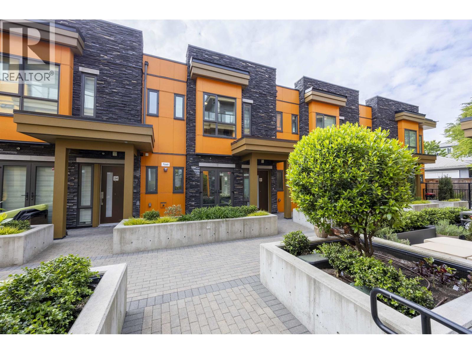 23 7565 Oak Street, Vancouver, British Columbia  V6P 4A4 - Photo 2 - R3122370
