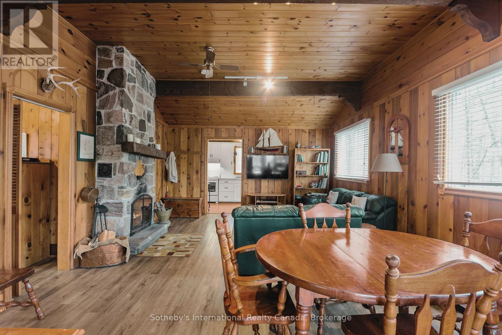 9492 Go Home Lake Shore, Georgian Bay, Ontario  P0C 1H0 - Photo 5 - X12752722