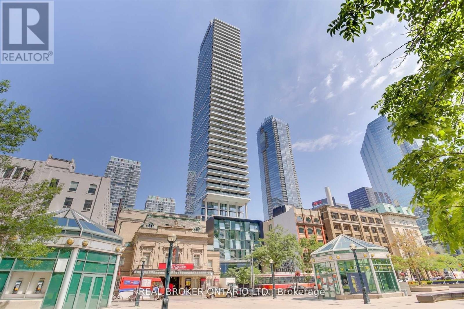 2001 - 224 King Street W, Toronto, Ontario  M5H 0A6 - Photo 2 - C13114168