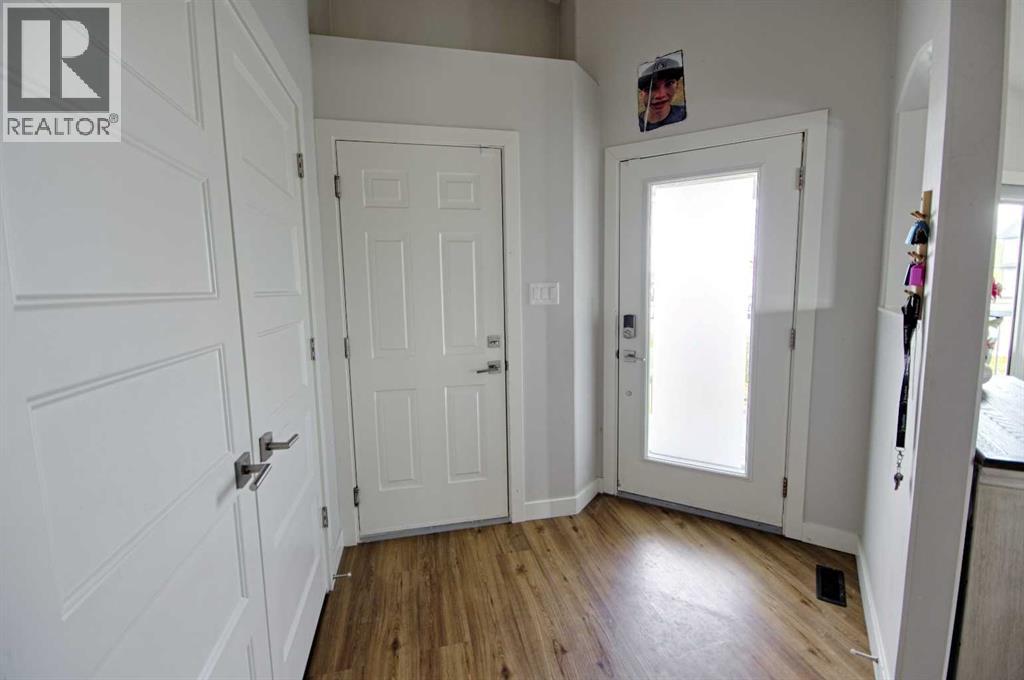 807 Sunset Place, Picture Butte, Alberta  T0K 1V0 - Photo 3 - A2308332