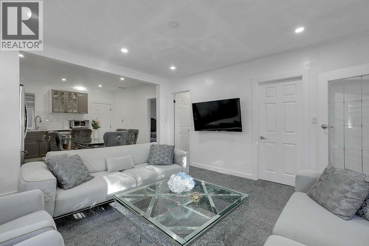 7822 Willard Street, Burnaby, British Columbia  V3N 2W5 - Photo 6 - R3121572