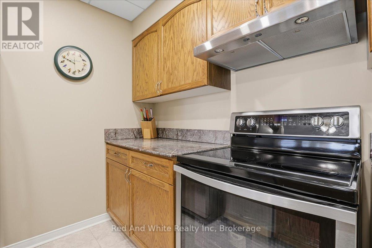 808 - 10 Ellen Street E, Kitchener, Ontario  N2H 6R8 - Photo 10 - X13114160