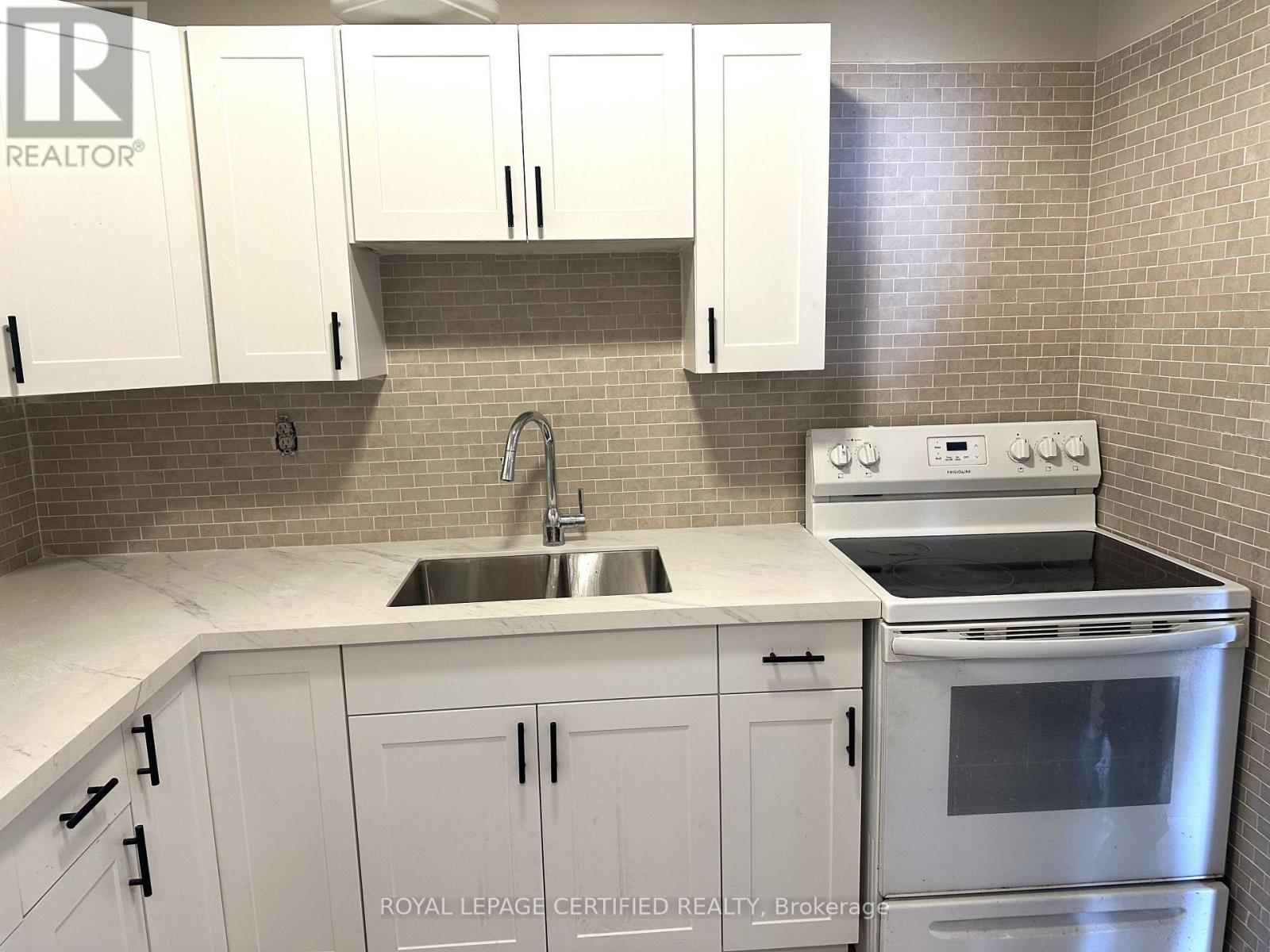 208 - 380 Dixon Road, Toronto, Ontario  M9R 1T3 - Photo 4 - W13114158