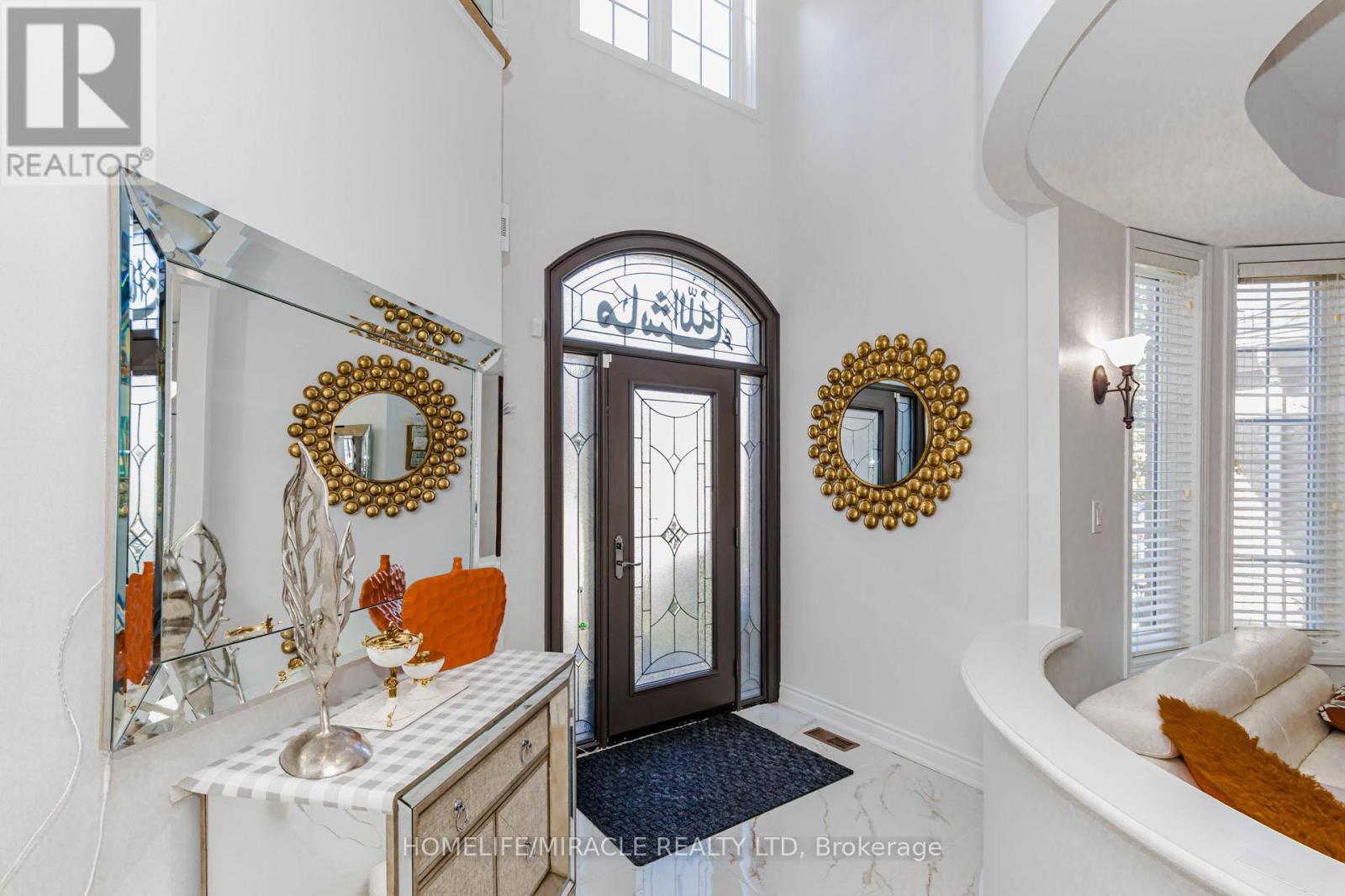 3339 Crompton Crescent, Mississauga, Ontario  L5B 4C7 - Photo 3 - W13114164
