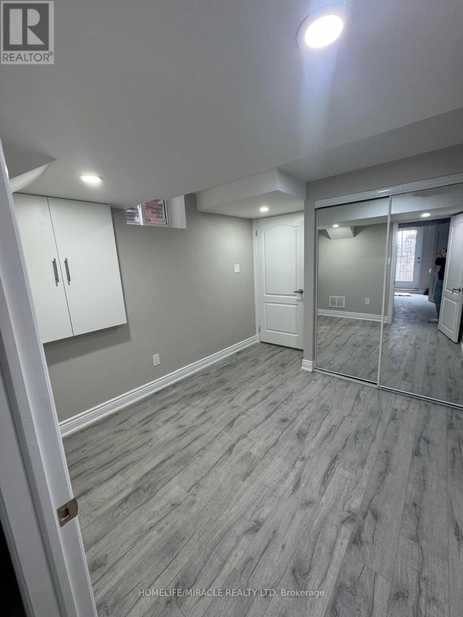 3339 Crompton Crescent, Mississauga, Ontario  L5B 4C7 - Photo 48 - W13114164
