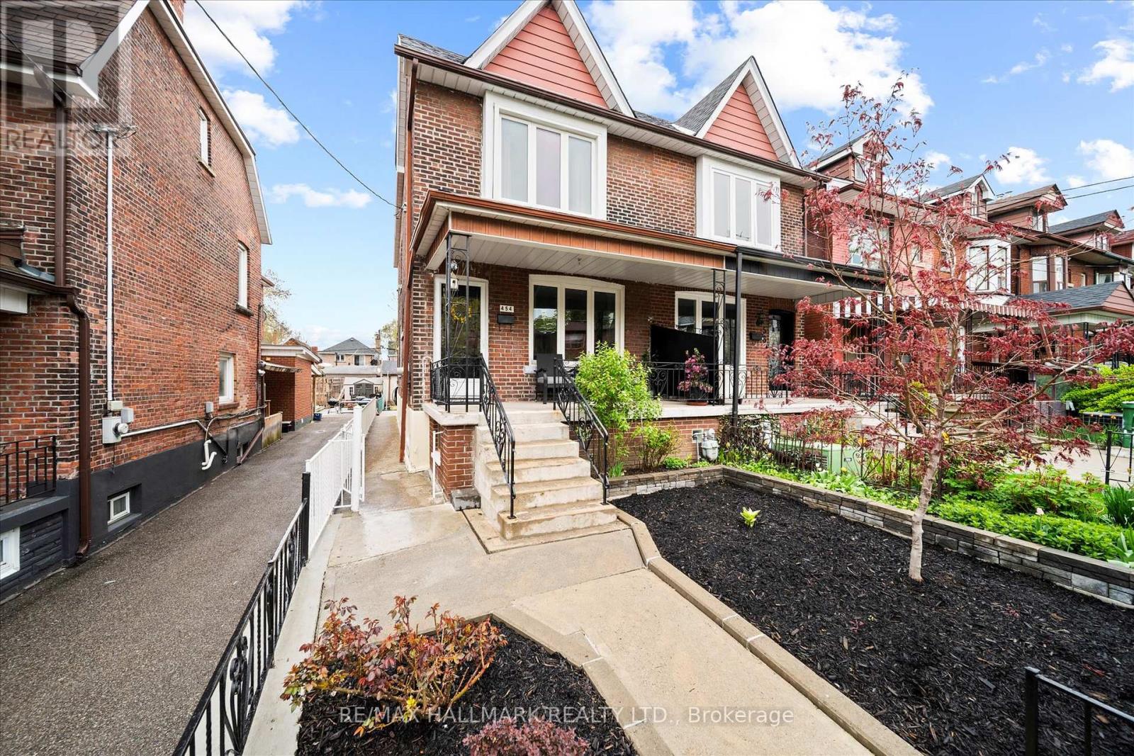 454 Concord Avenue, Toronto, Ontario  M6H 2P8 - Photo 2 - W13114178