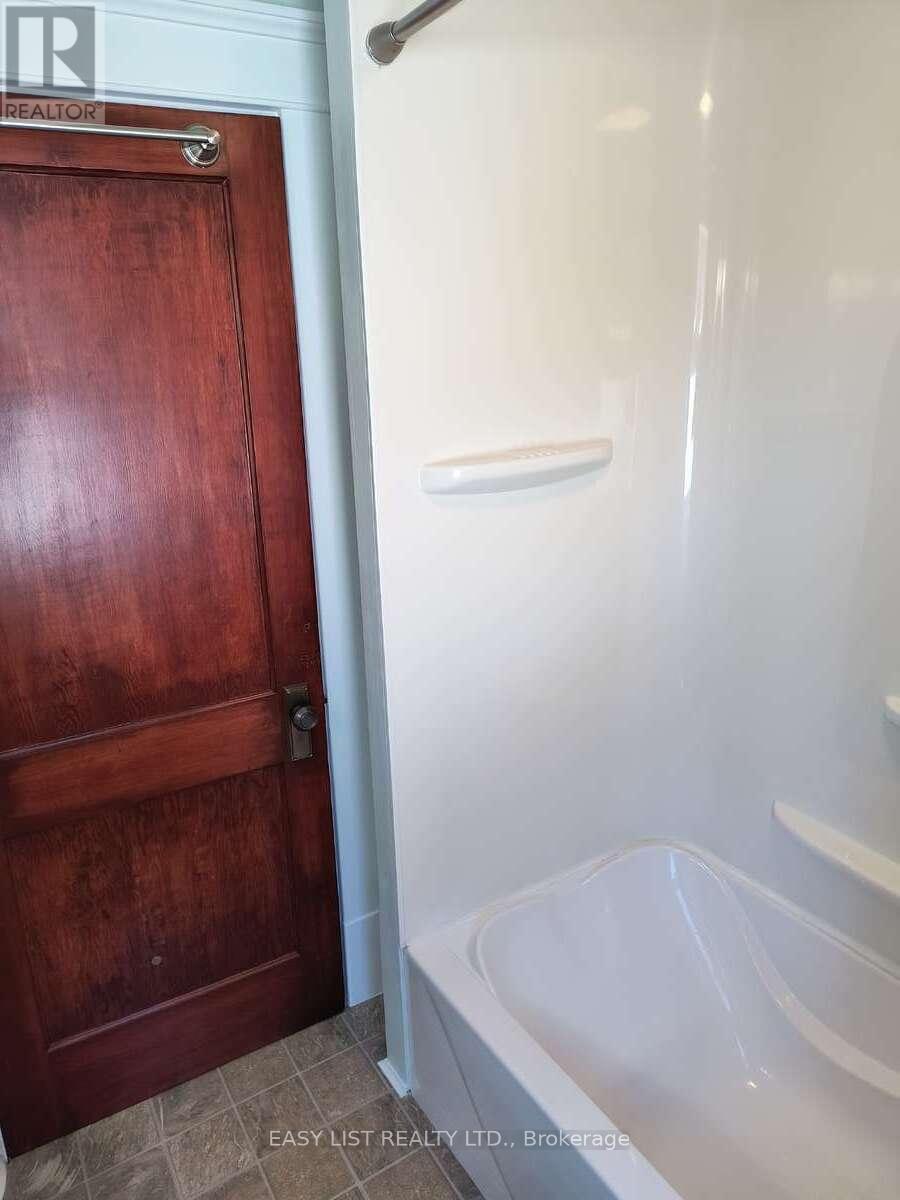 114 College Avenue N, Sarnia, Ontario  N7T 6A9 - Photo 18 - X13114212