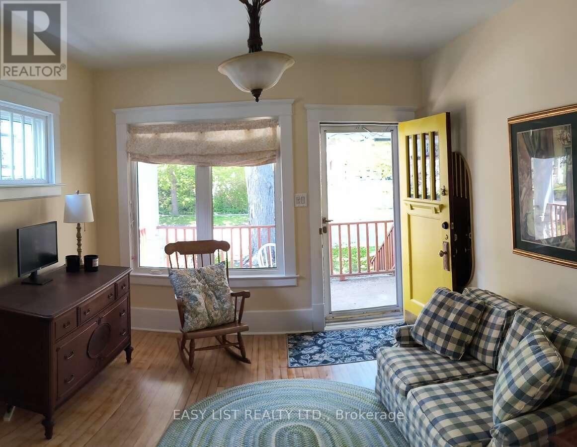 114 College Avenue N, Sarnia, Ontario  N7T 6A9 - Photo 3 - X13114212