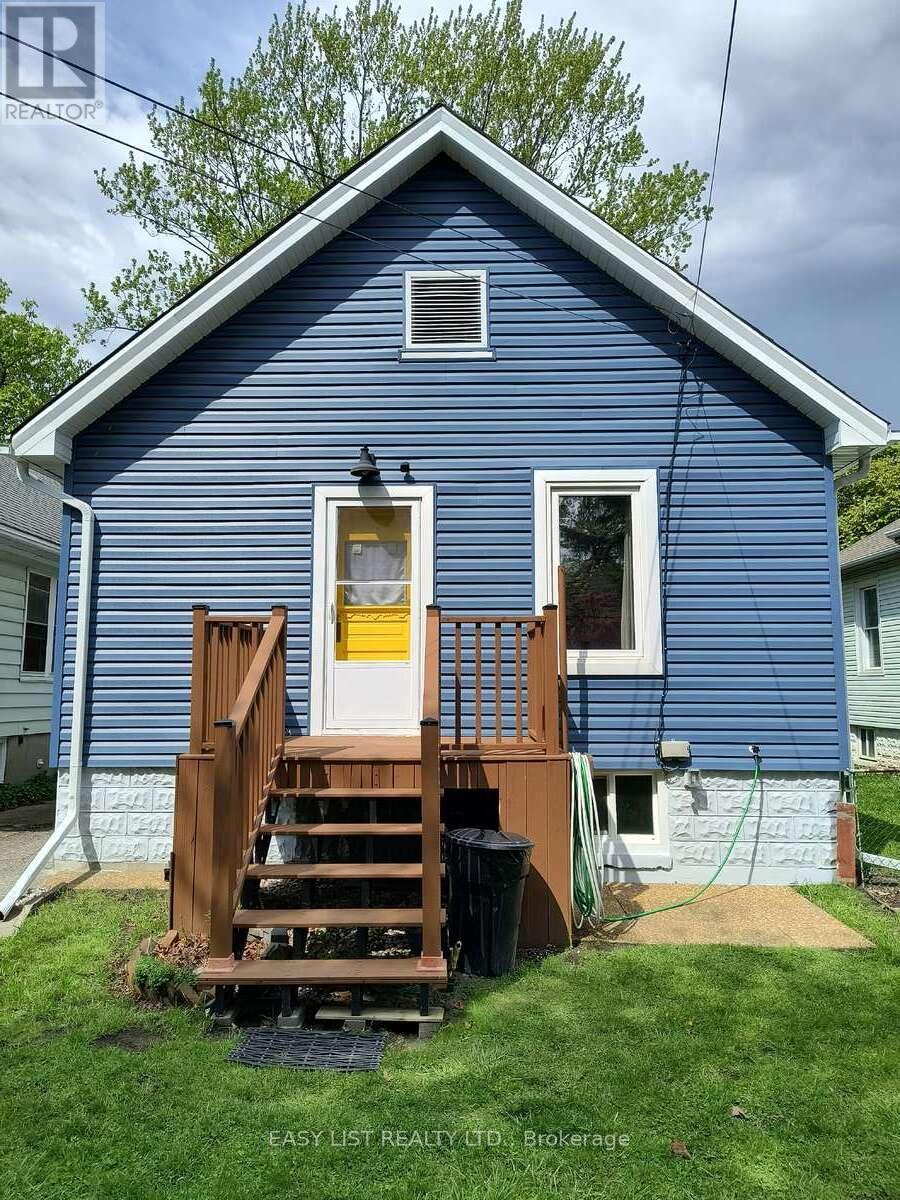 114 College Avenue N, Sarnia, Ontario  N7T 6A9 - Photo 30 - X13114212