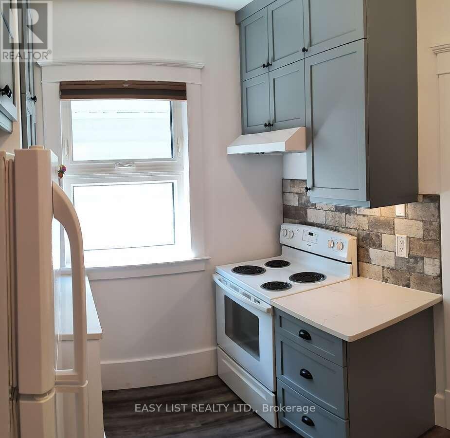 114 College Avenue N, Sarnia, Ontario  N7T 6A9 - Photo 8 - X13114212
