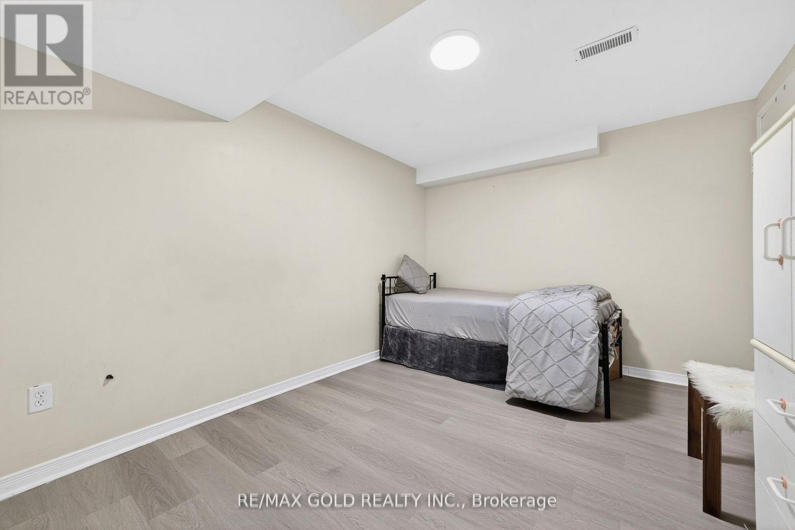 12 Linderwood Drive, Brampton, Ontario  L7A 1R7 - Photo 43 - W13114194