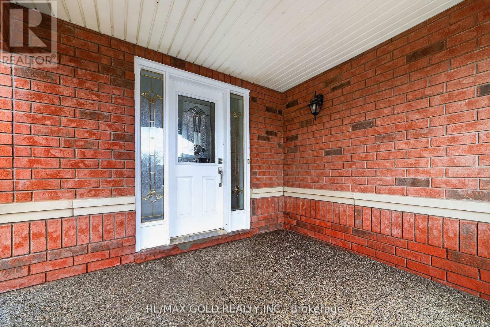 12 Linderwood Drive, Brampton, Ontario  L7A 1R7 - Photo 5 - W13114194