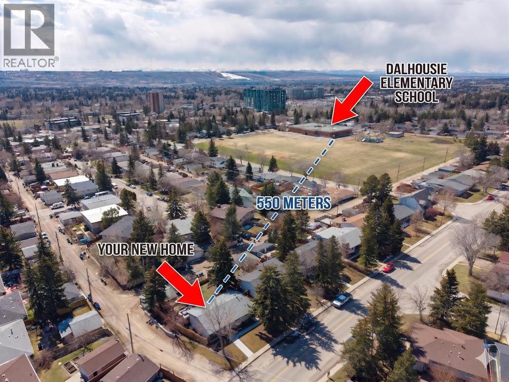 4211 Dalhart Road NW, Calgary, Alberta  T3A 1B6 - Photo 2 - A2306165